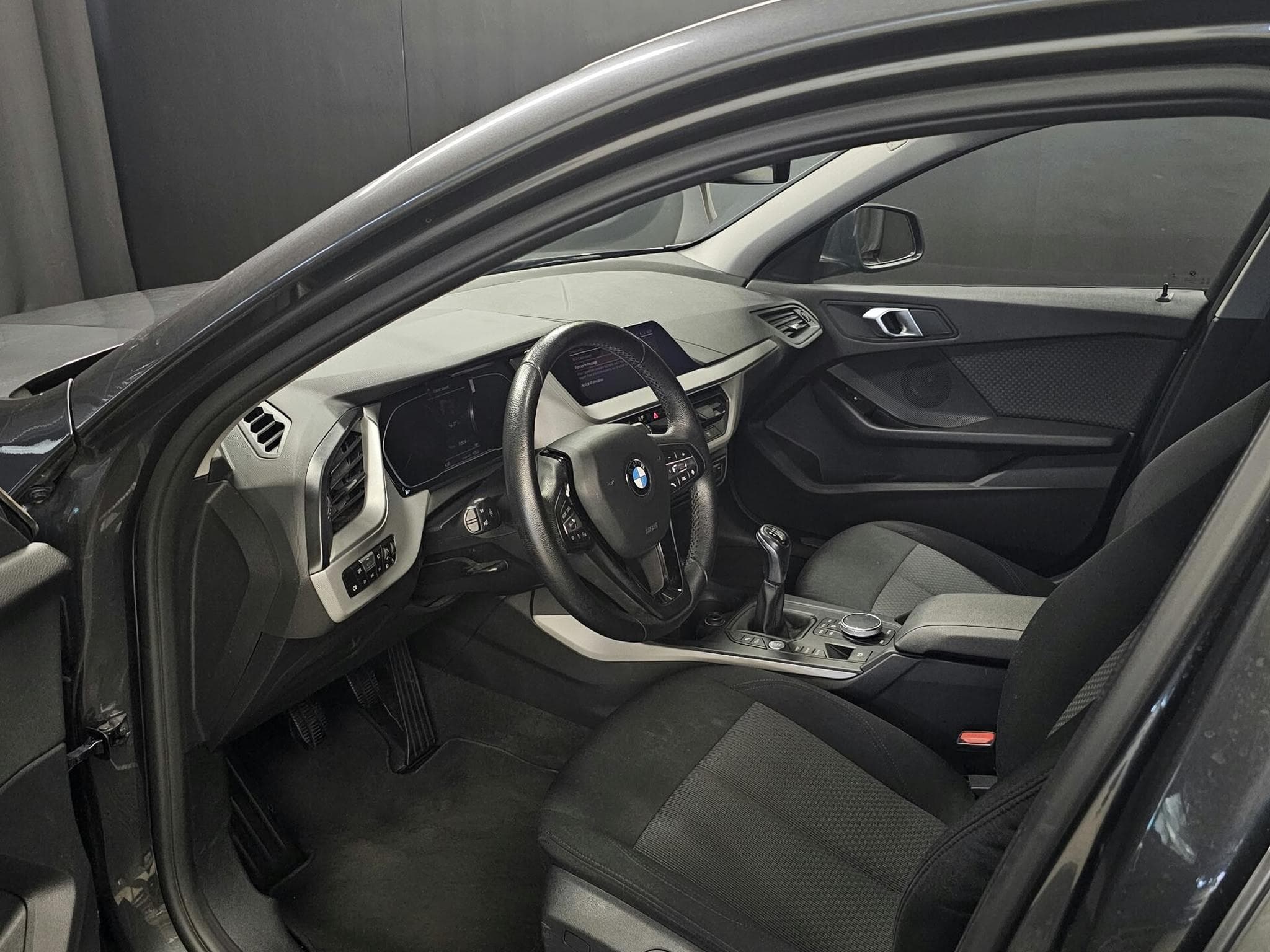 BMW 118 Business (2021) - Photo 9