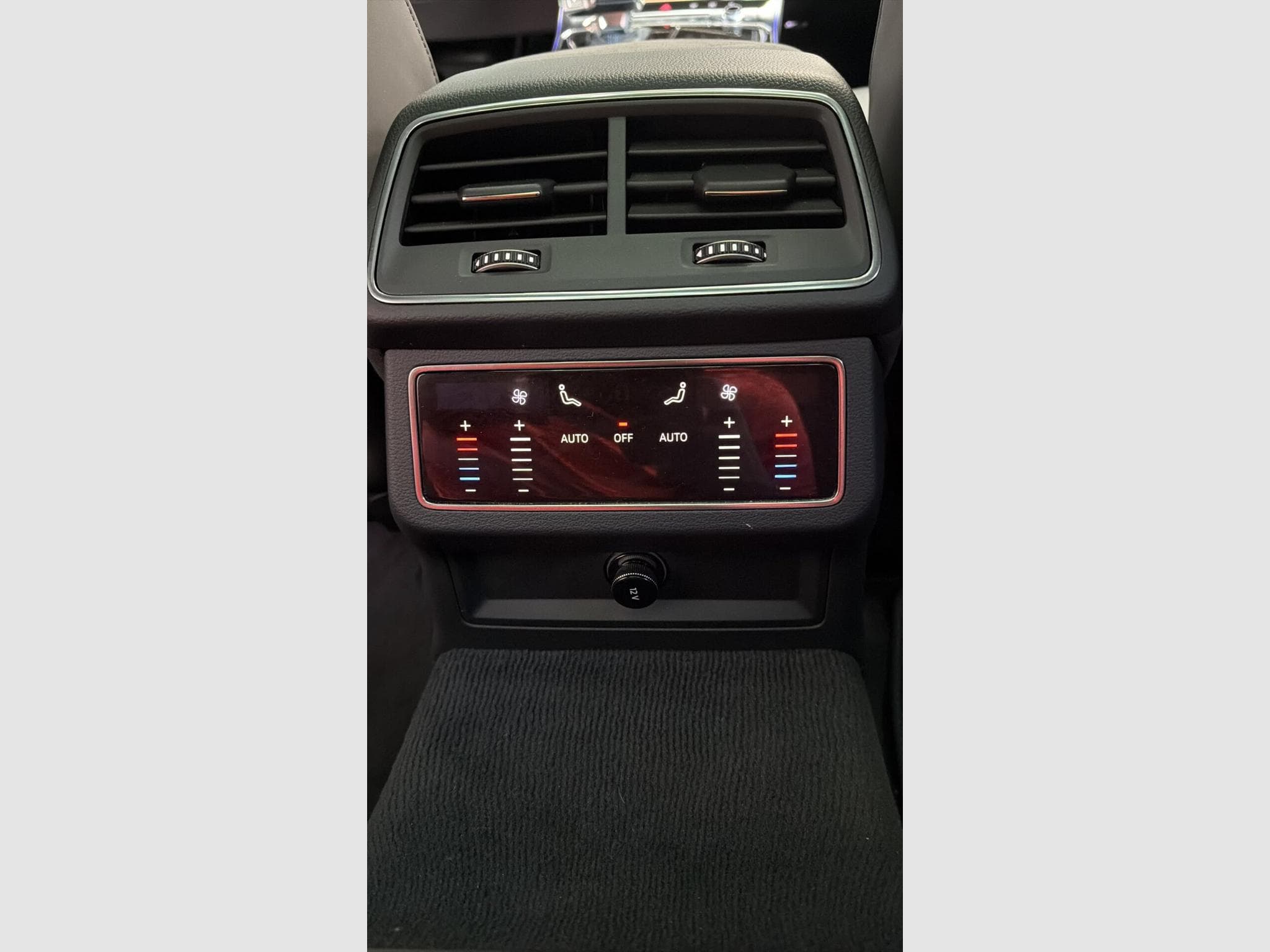 Audi RS6 4.0 V8 630cv PERFORMANCE PANO/360°/NAVI (2024) - Photo 12