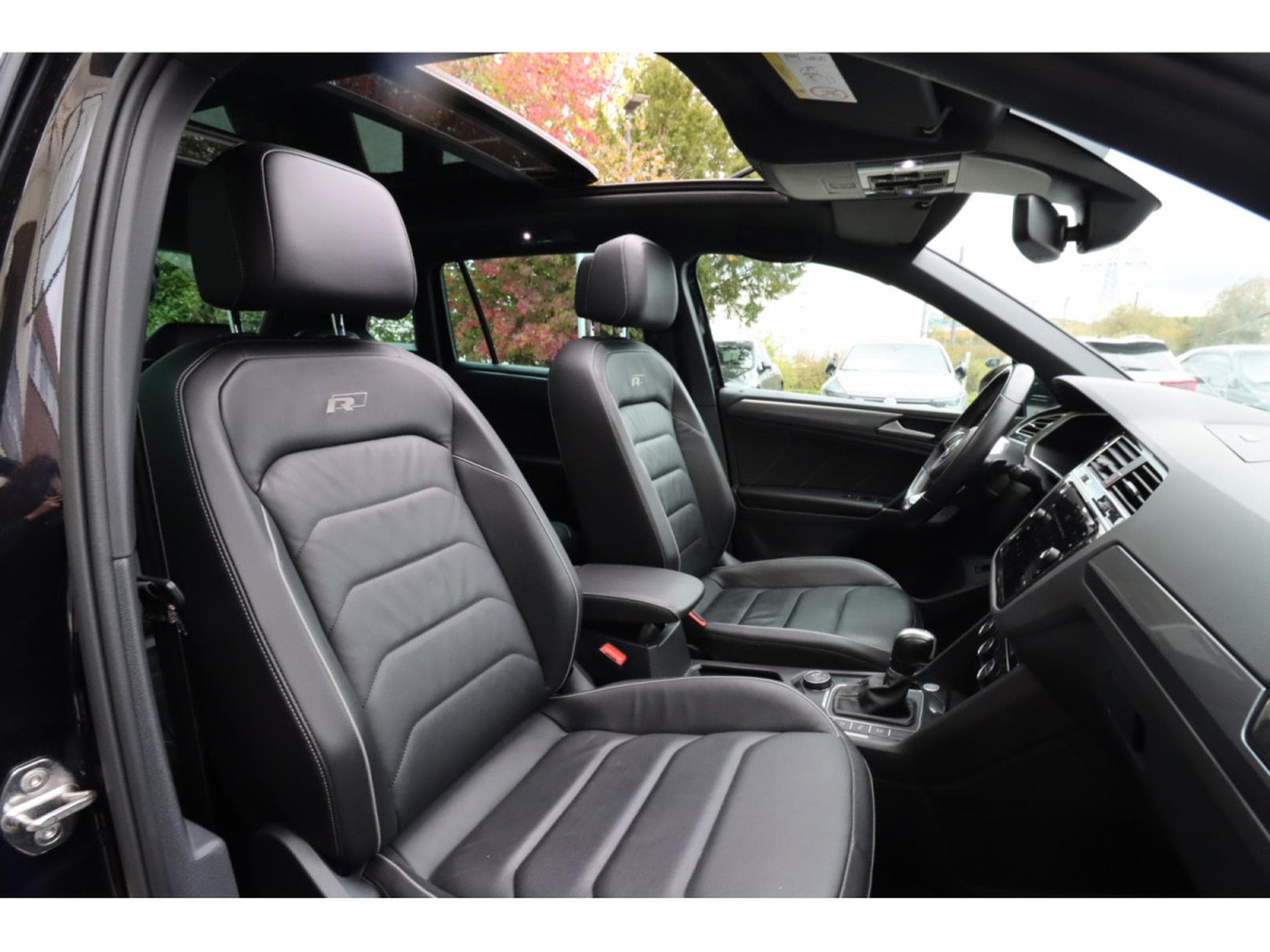 VW Tiguan 2.0/R-LINE/PANO/HUD/20/AHK/360°/4MOTION/LEDER (2018) - Foto 7