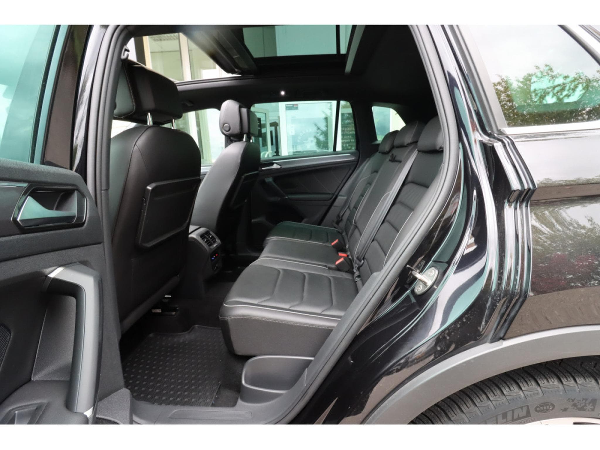 VW Tiguan 2.0/R-LINE/PANO/HUD/20/AHK/360°/4MOTION/LEDER (2018) - Foto 9
