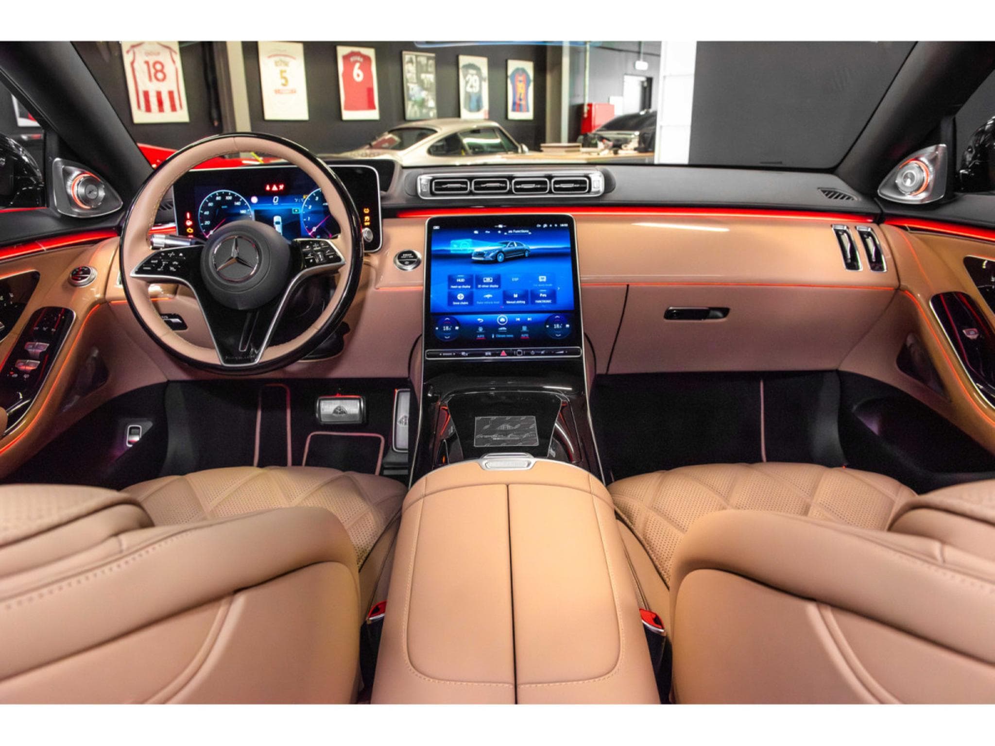 Mercedes S 680 Maybach Maybach S680 4M VIRGIL ABLOH EDITION LIMITED 1 OF 150 (2023) - Foto 2