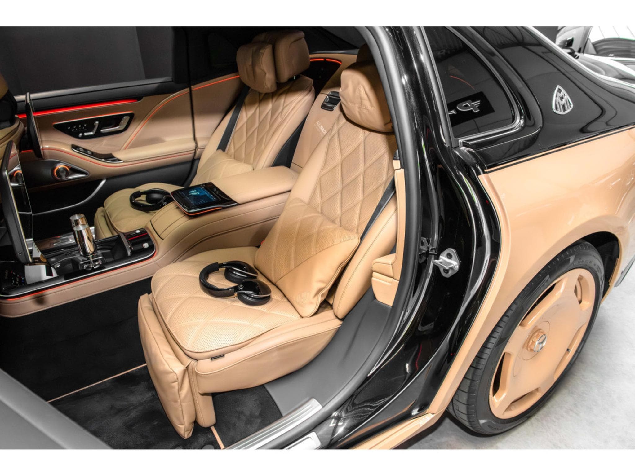 Mercedes S 680 Maybach Maybach S680 4M VIRGIL ABLOH EDITION LIMITED 1 OF 150 (2023) - Foto 6