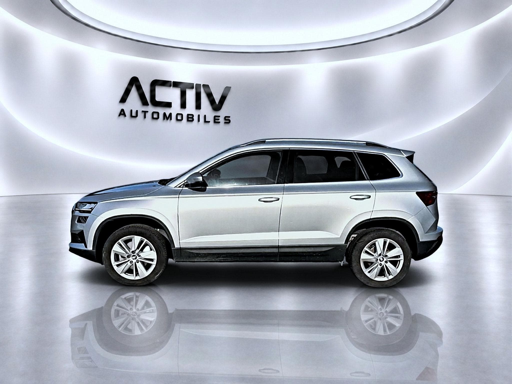 Skoda KAROQ 1.5 TSI 150 SELECTION DSG7 (2025) - Foto 4