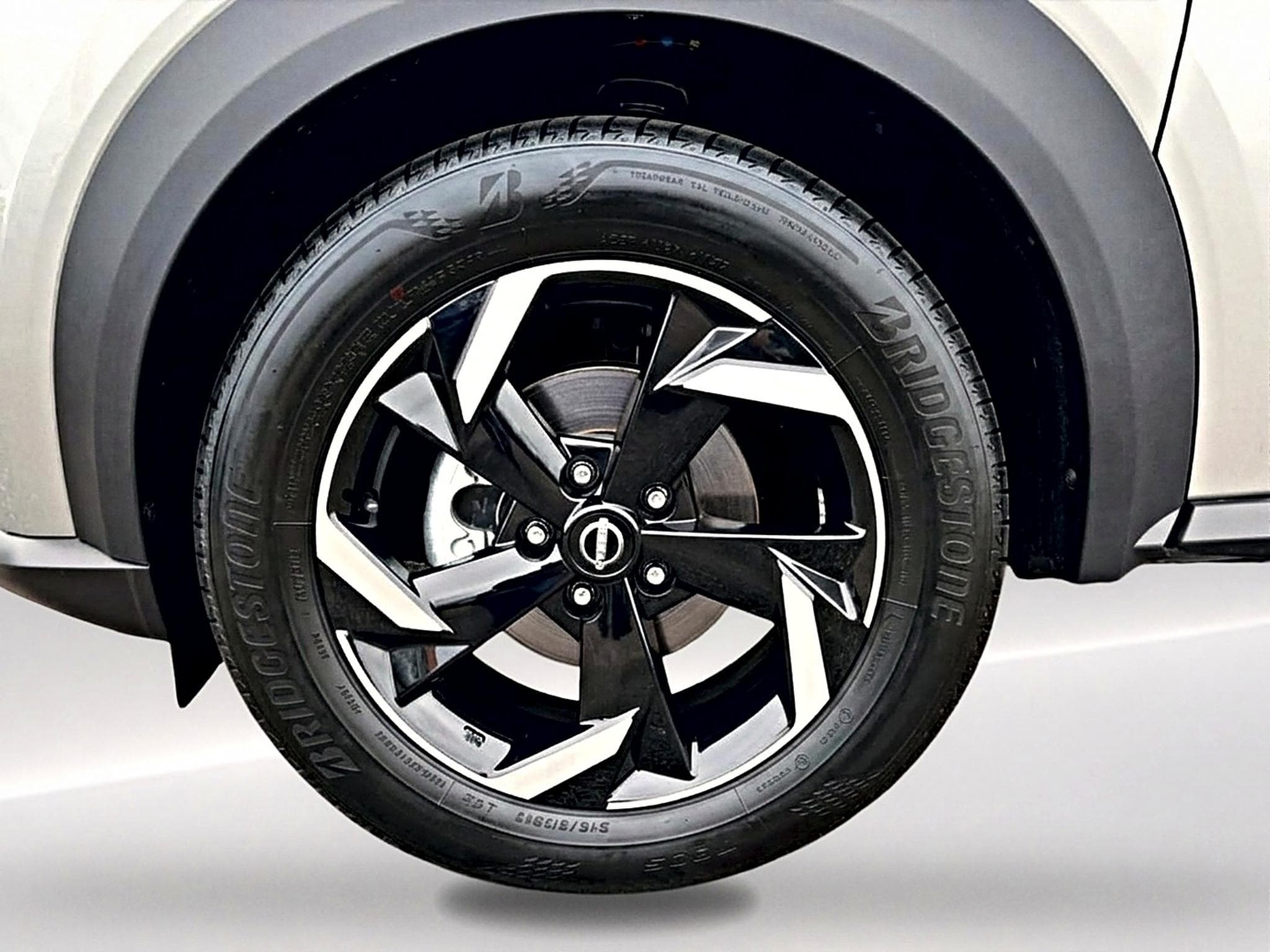 Nissan JUKE 1.6 HYBRID 143 N-CONNECTA (2023) - Photo 9