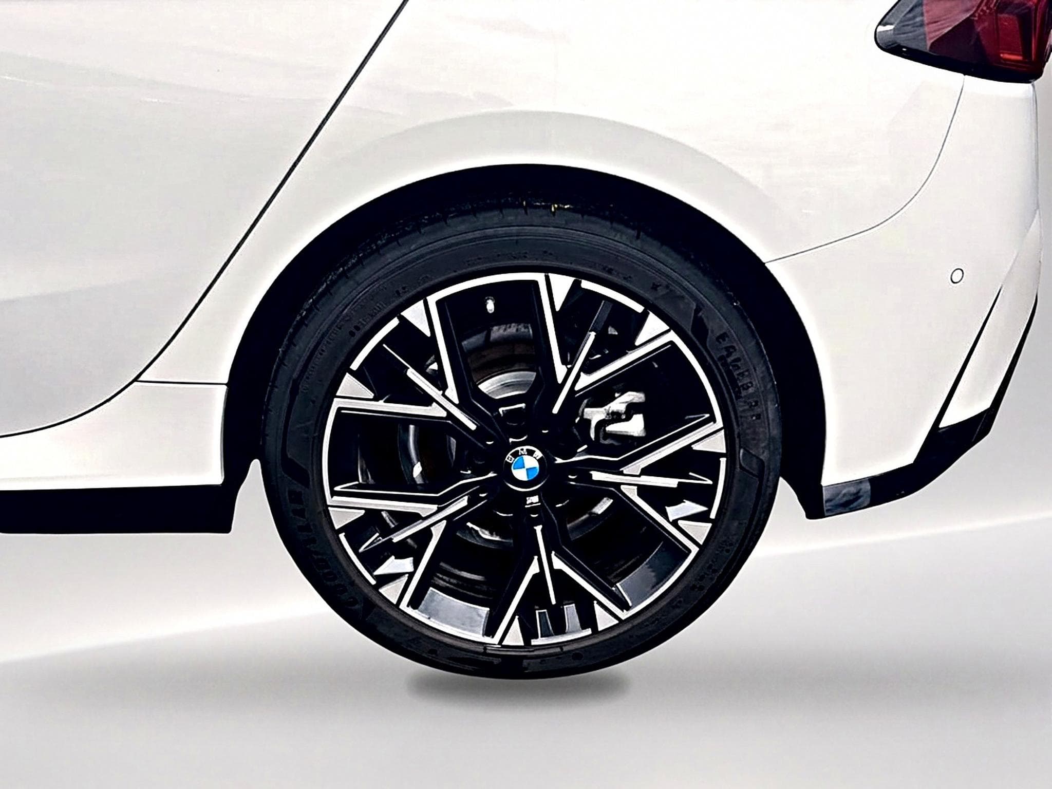 Bmw SERIE 1 (F70) 120DA 163 M SPORT DESIGN DKG7 (2025) - Photo 9