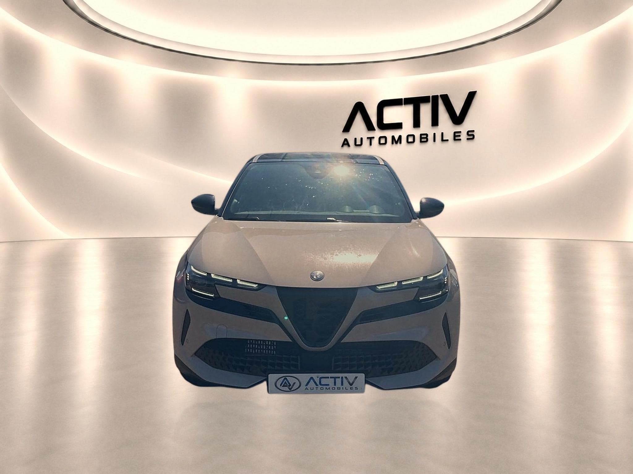 Alfa-Romeo JUNIOR 1.2 IBRIDA 145 SPECIALE E-DCT6 (2026) - Foto 2