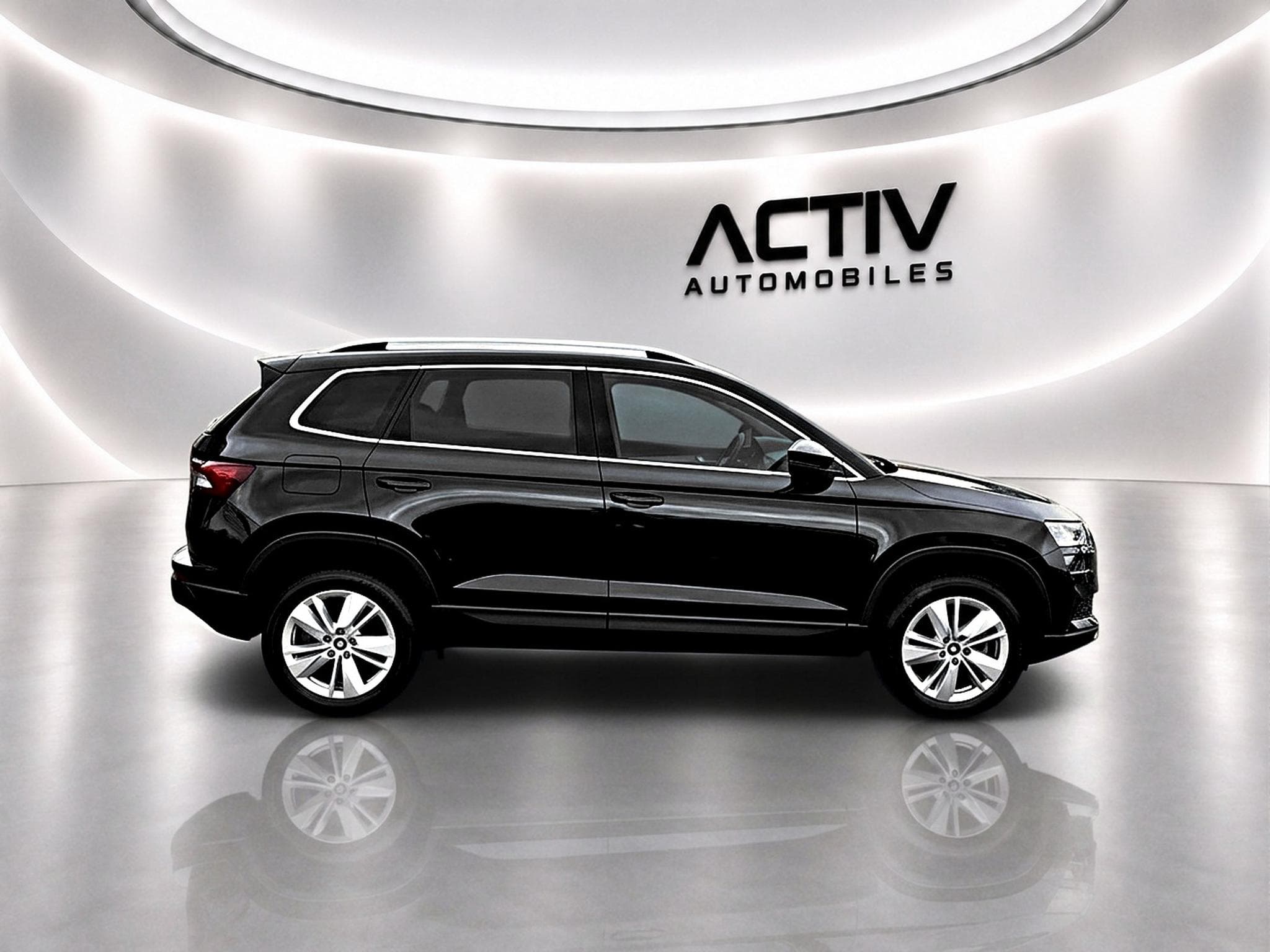Skoda KAROQ 1.5 TSI 150 SELECTION DSG7 (2025) - Foto 8