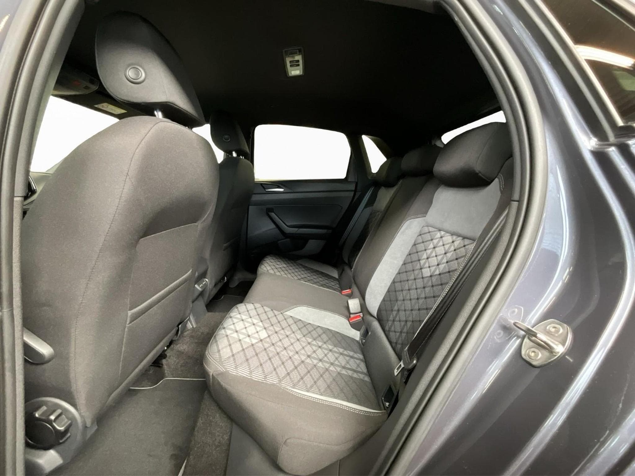 VW Polo R-Line+DSG+P.Assistance+P.Lumiere+Air-Care-Climatronic (2025) - Photo 15