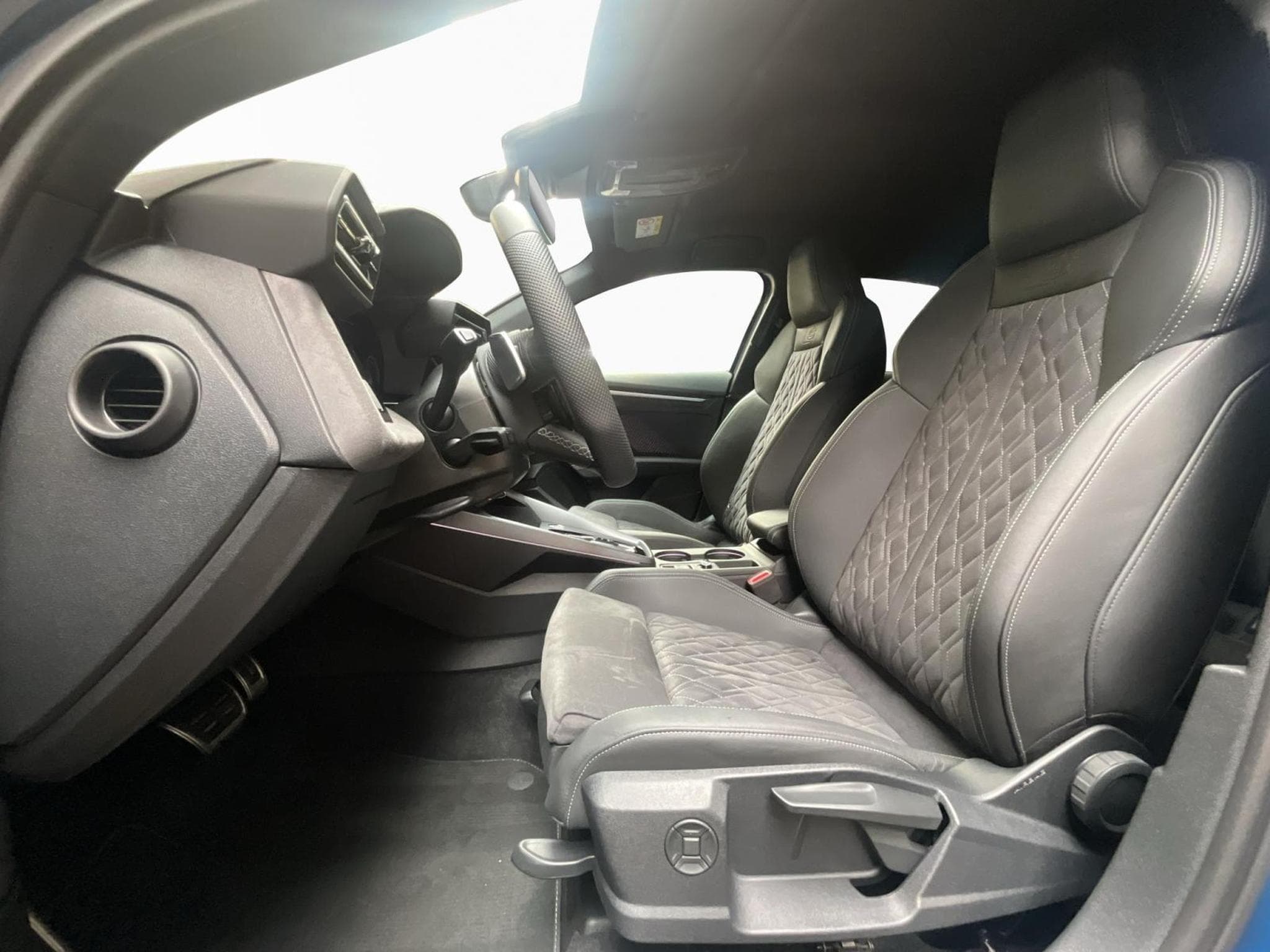 Audi A3 SB+S-Line+S-Tronic+P.Premium+Matrix+LM19 (2026) - Photo 9
