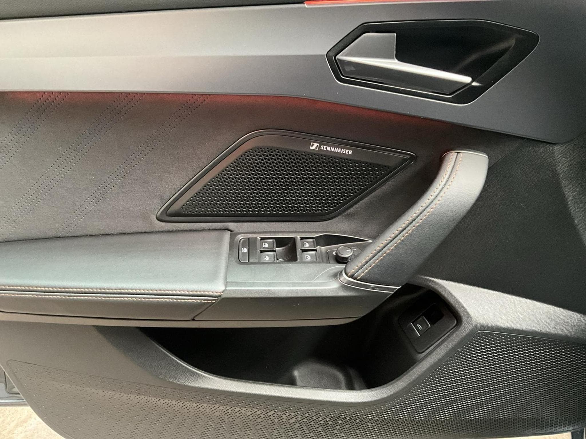 Cupra Leon Pure-Performance+DSG+Sennheiser+AHK+Dynamic-Design (2025) - Foto 14