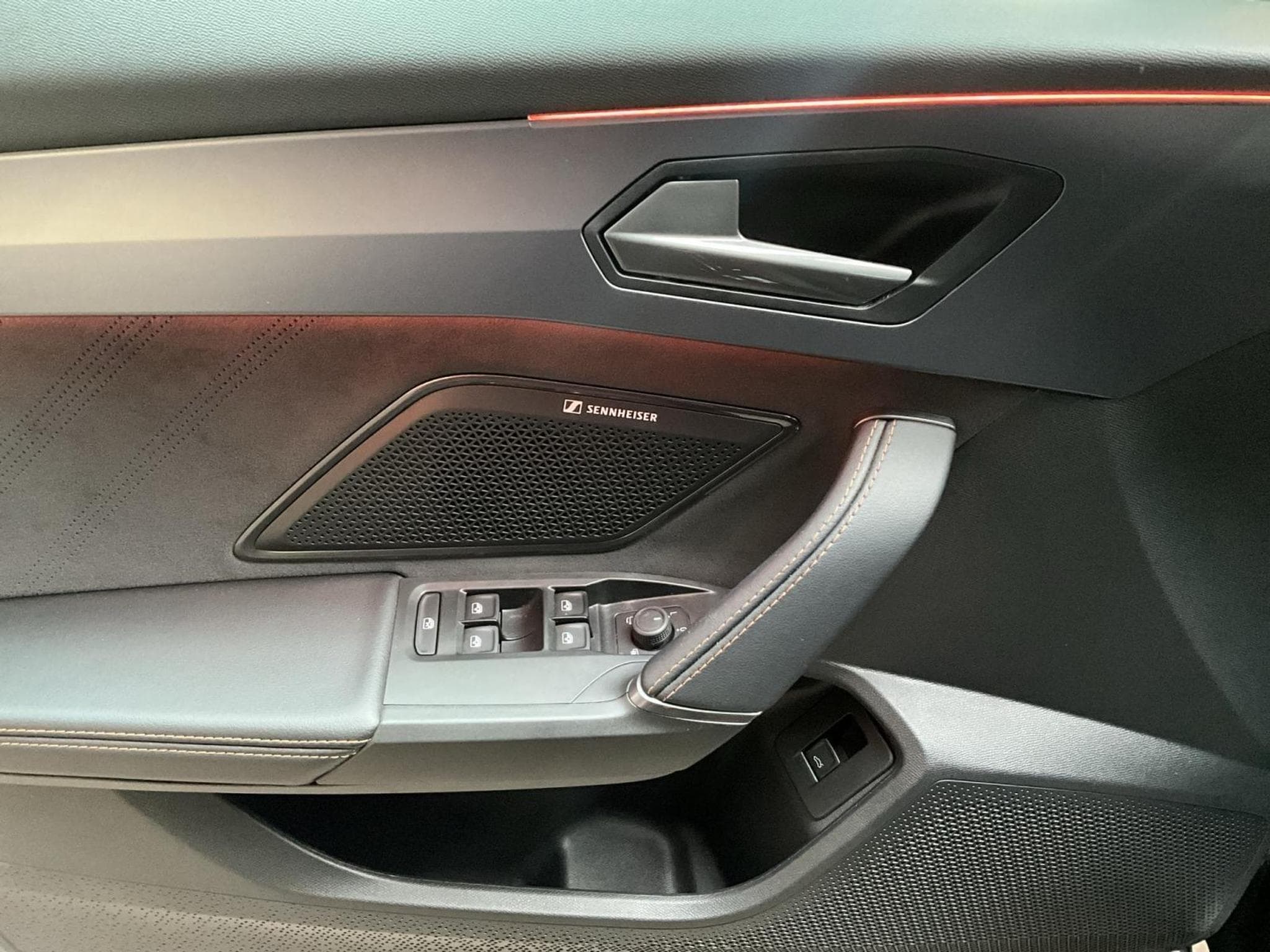 Cupra Formentor DSG+Pure-Performance+Sennheiser+AHK+Dynamic-Design+LM18 (2025) - Photo 14