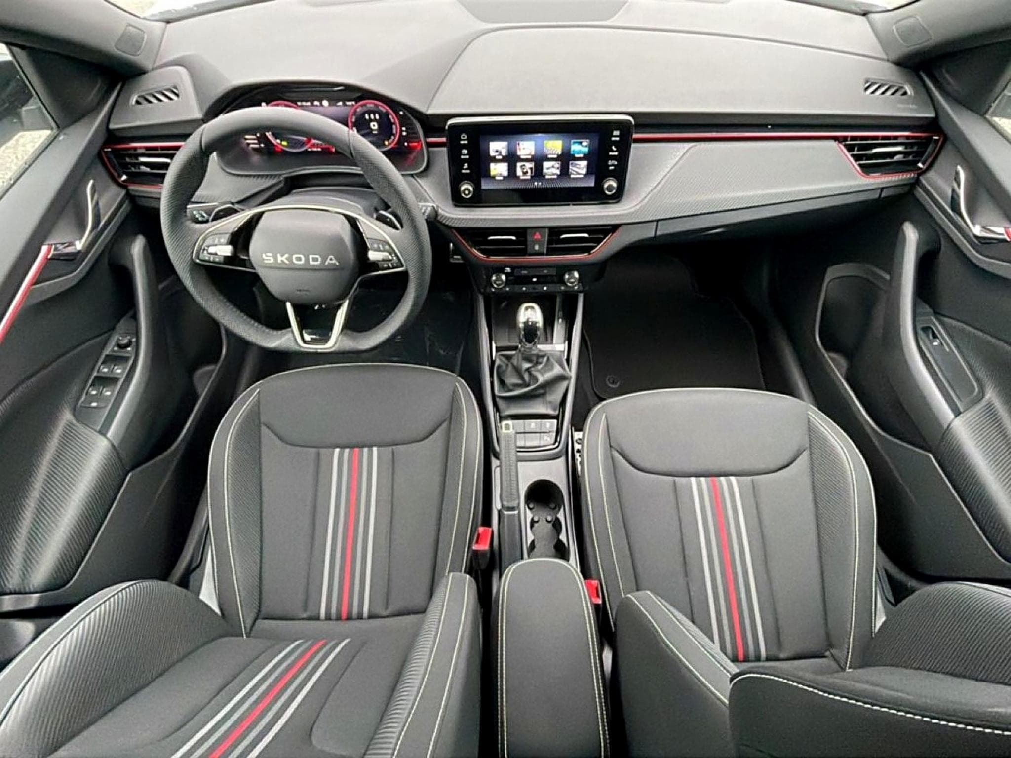 Skoda KAMIQ 1.0 TSI EVO 2 116 MONTE CARLO DSG7 (2026) - Foto 10