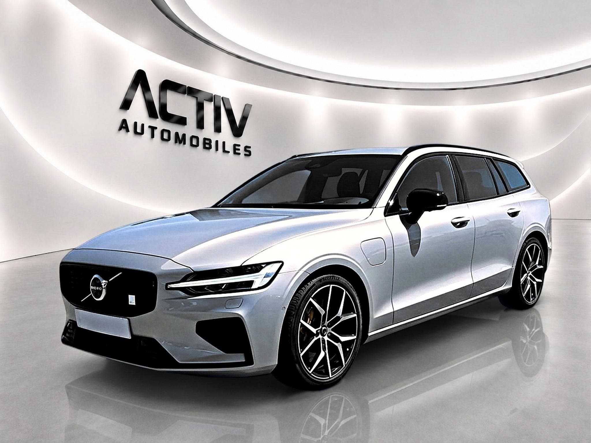 Volvo V60 T8 AWD 310+145 POLESTAR ENGINEERED GEARTRONIC 8 (2023) - Photo 1
