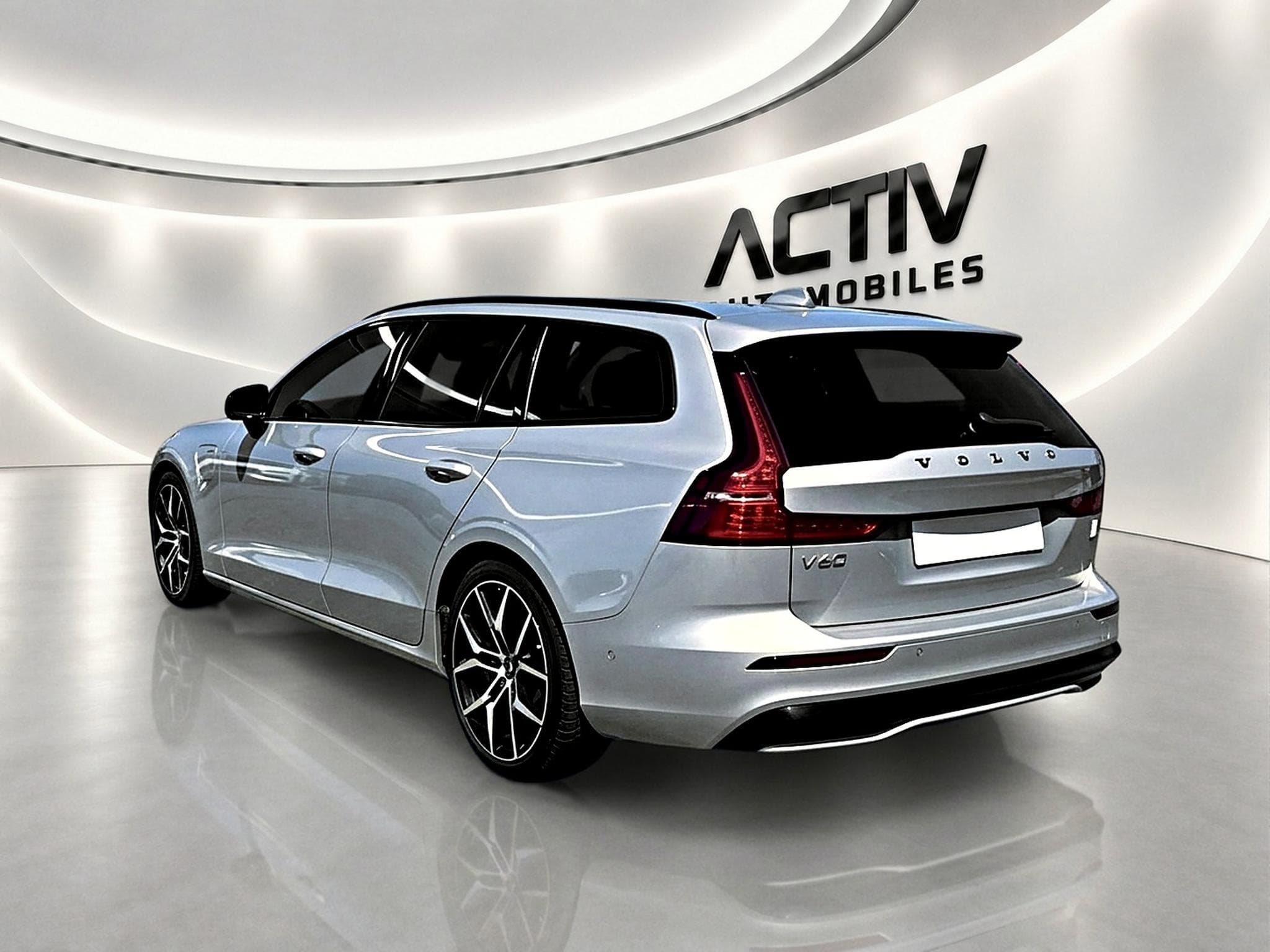 Volvo V60 T8 AWD 310+145 POLESTAR ENGINEERED GEARTRONIC 8 (2023) - Photo 5