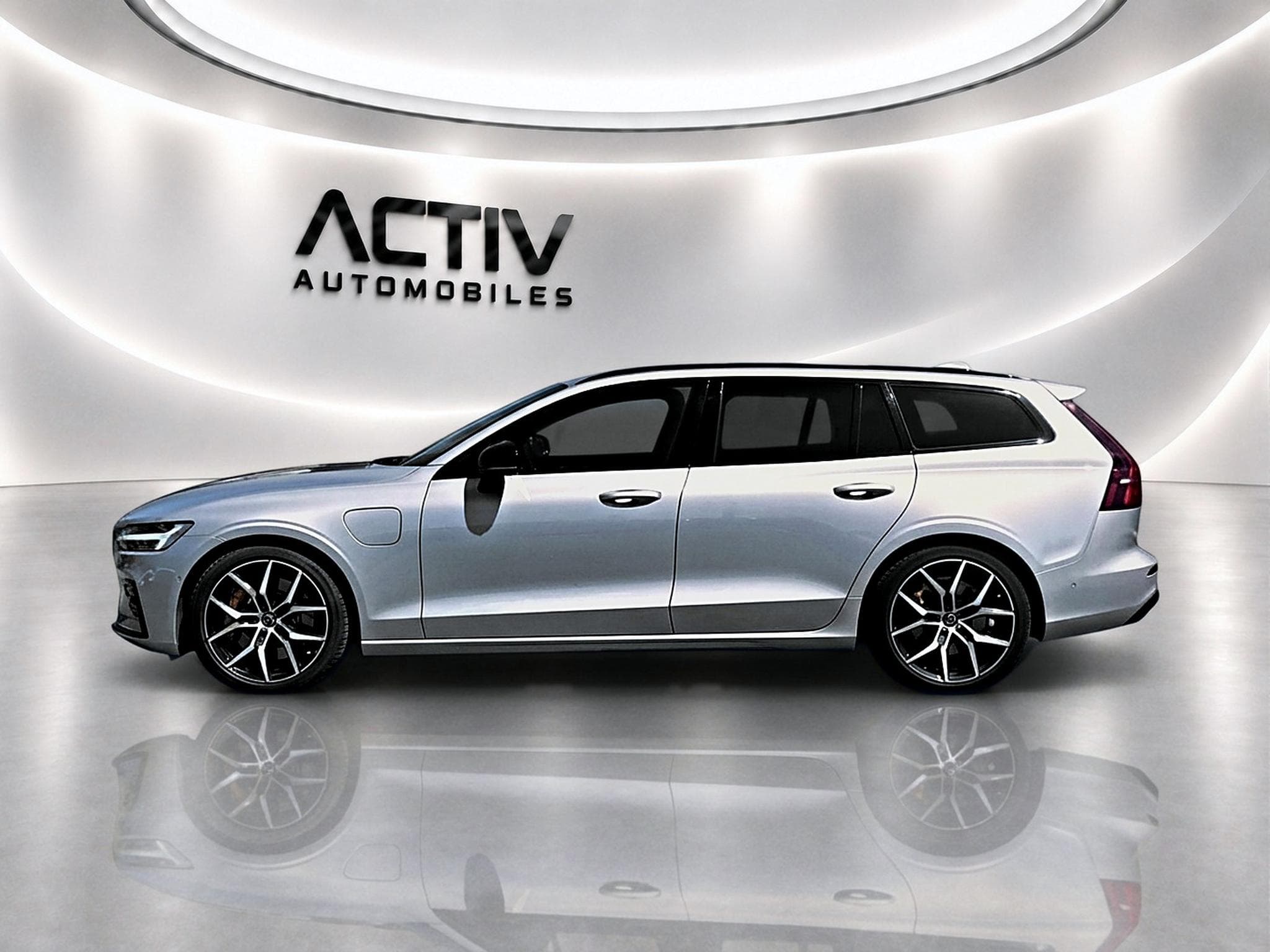 Volvo V60 T8 AWD 310+145 POLESTAR ENGINEERED GEARTRONIC 8 (2023) - Photo 4