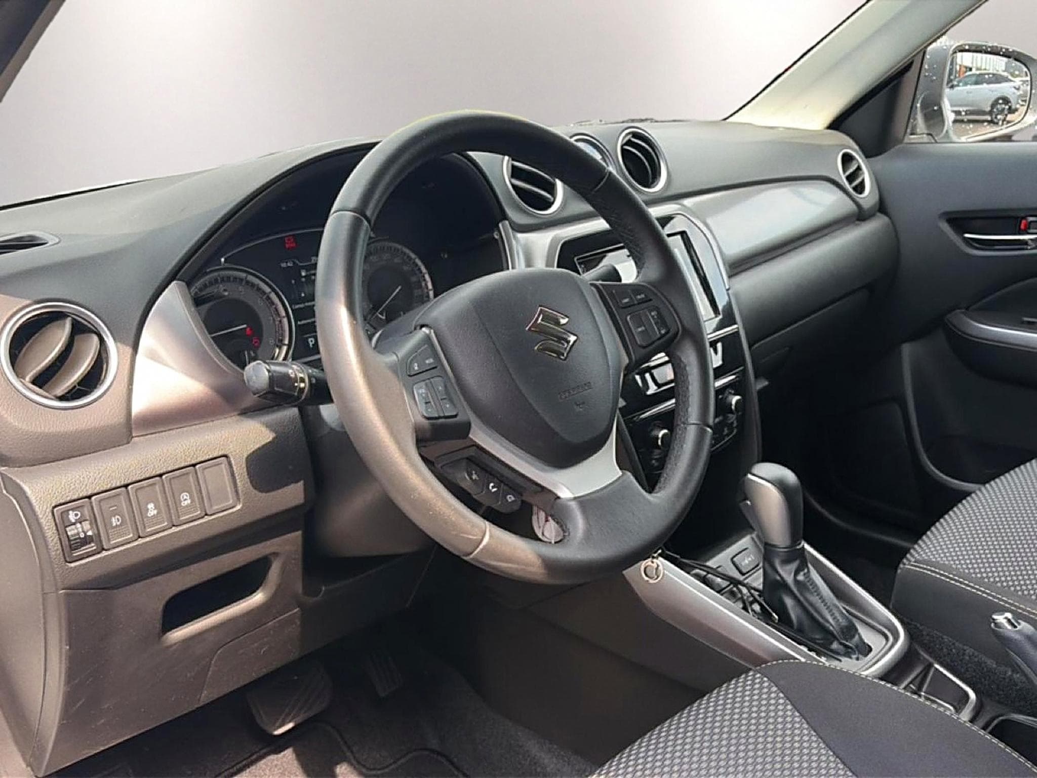 Suzuki VITARA 1.0 BOOSTERJET 111 PRIVILEGE AUTO (2019) - Photo 10