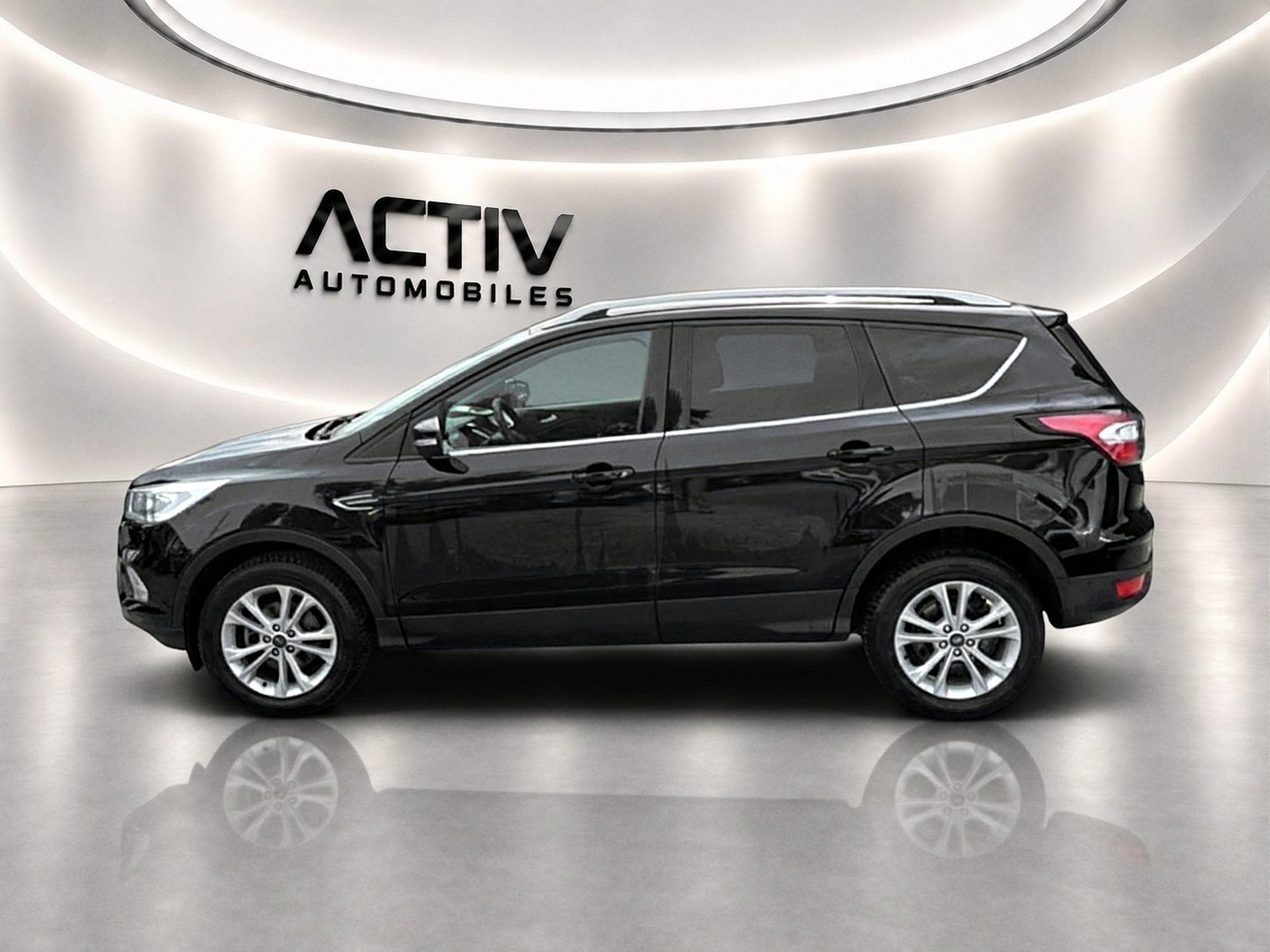 Ford Kuga 1.5 TDCI 120 TITANIUM 4X2 EURO6.2 (2019) - Foto 4