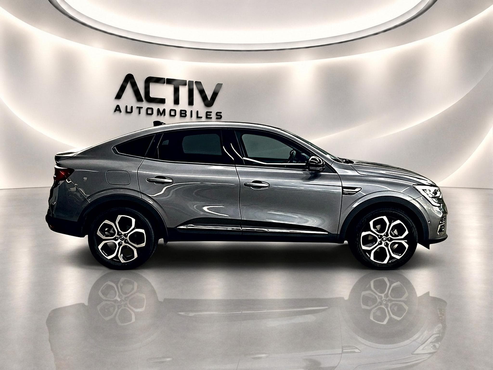 Renault ARKANA 1.6 E-TECH HYBRIDE 145 TECHNO (2022) - Foto 4
