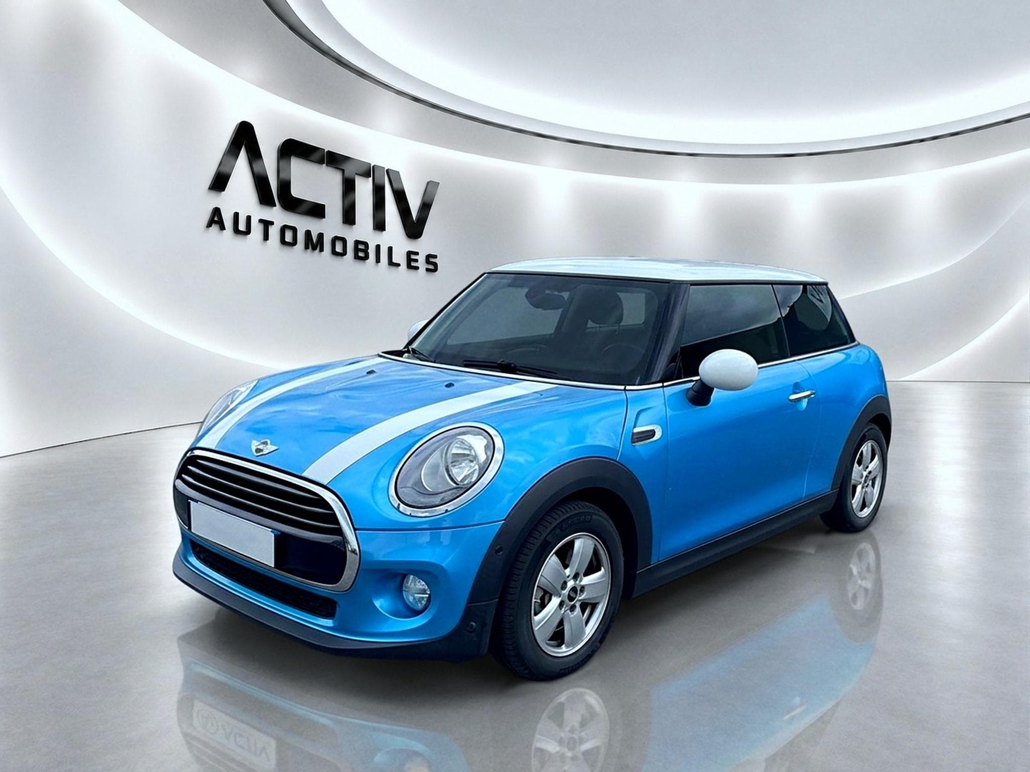 Mini Cooper COOPER 136 (2015) - Photo 1