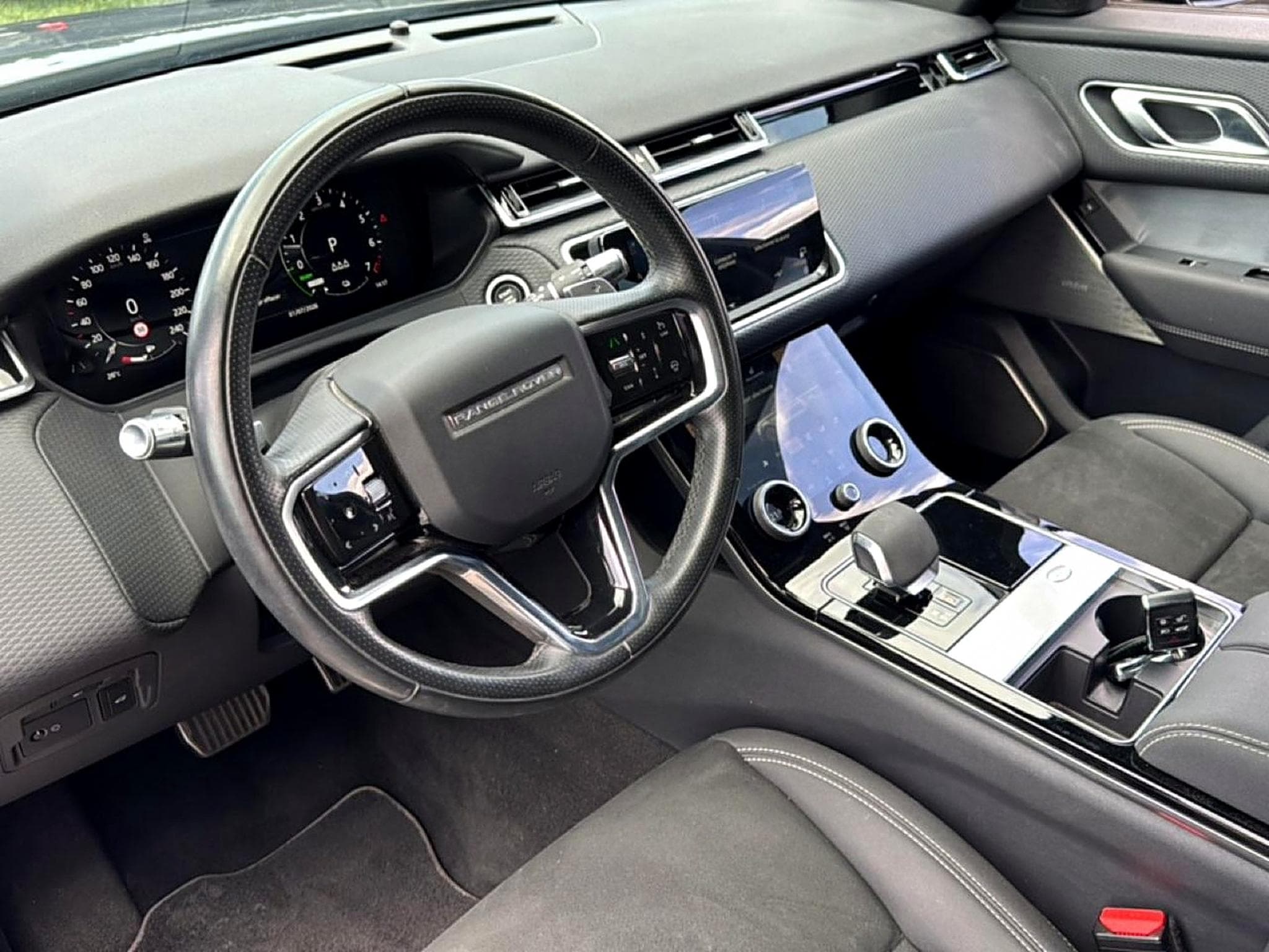 Land-Rover RANGE ROVER VELAR 2.0 P400E 404 PHEV R-DYNAMIC SE AWD BVA (2021) - Photo 10