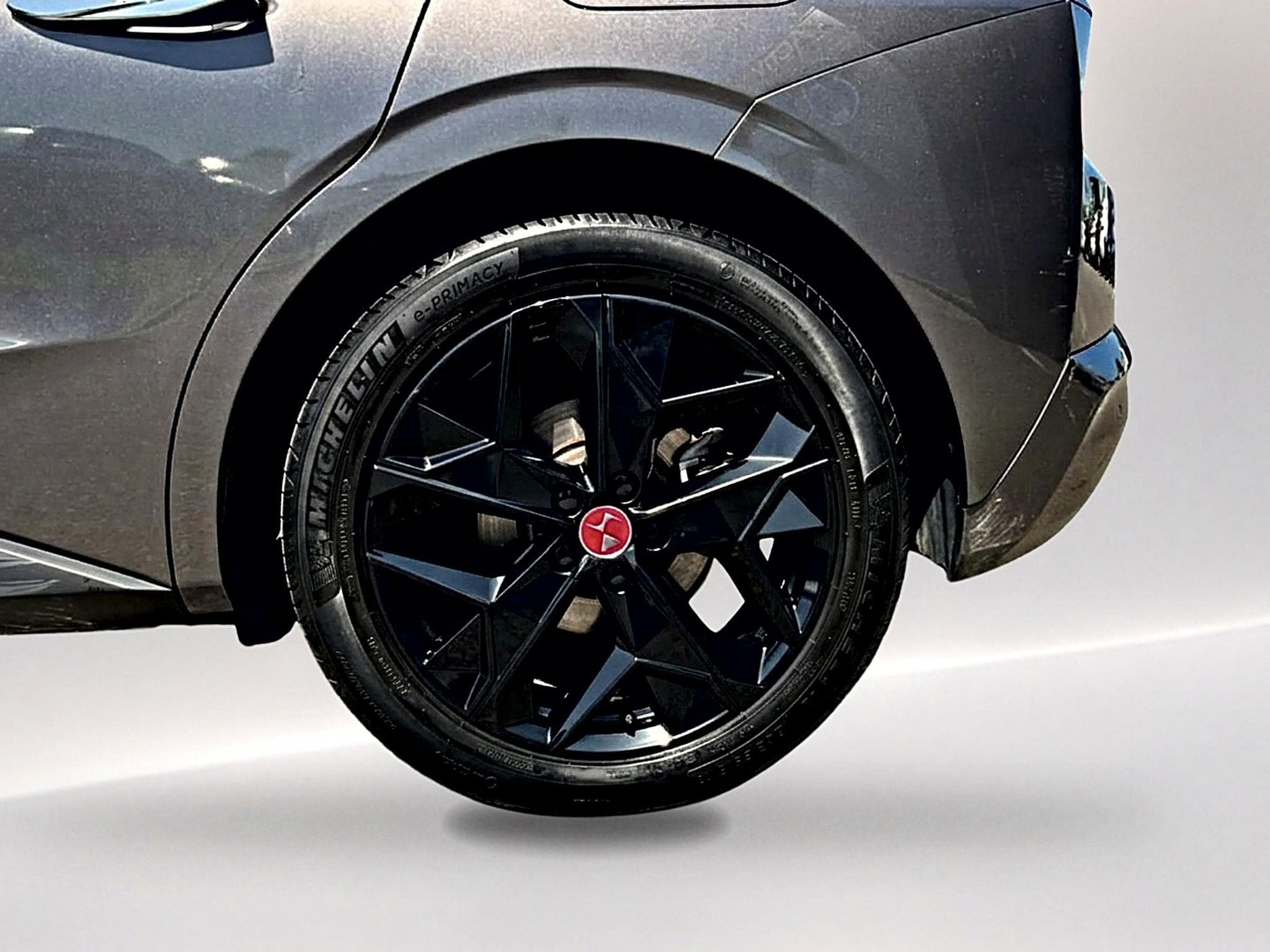 DS Automobiles DS4 E-TENSE 225 PERFORMANCE LINE + (2023) - Foto 9
