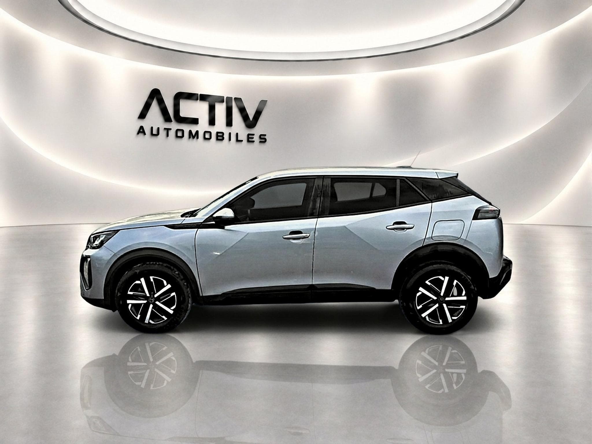 Peugeot 2008 1.2 HYBRID 145 STYLE E-DCS6 (2025) - Photo 4