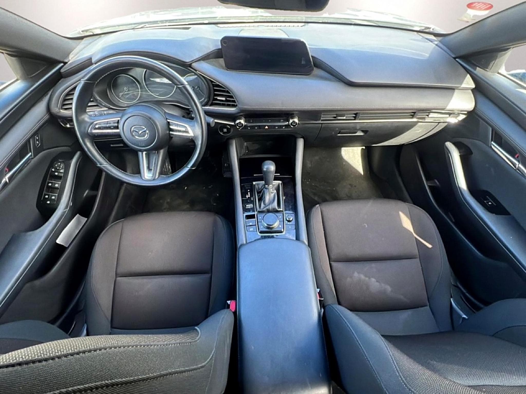 Mazda Mazda3 2.0 E-SKYACTIV-G M-HYBRID 122 BUSINESS EXECUTIVE BVA 2022 (2023) - Photo 10