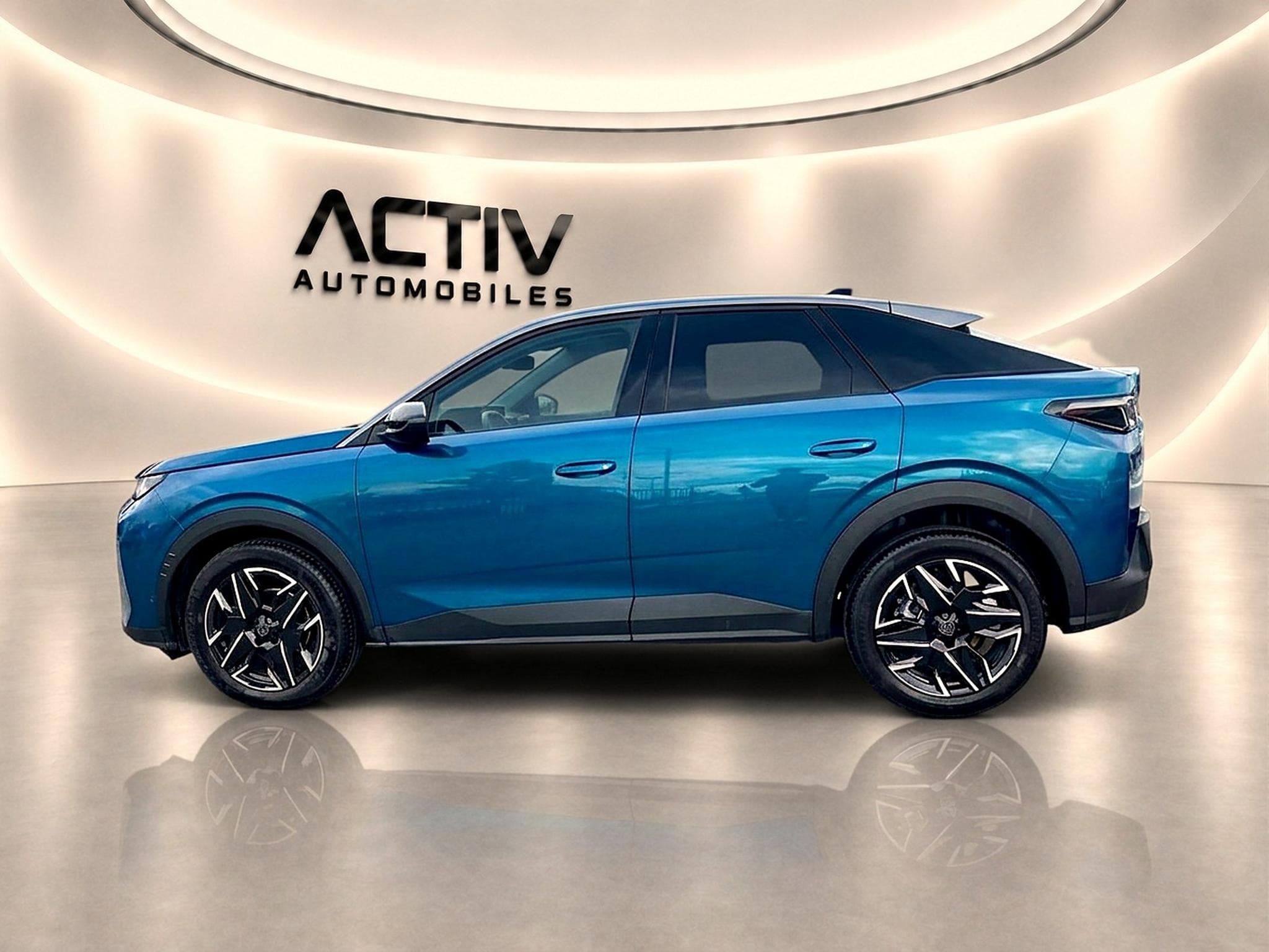 Peugeot 3008 1.2 HYBRID 145 ALLURE E-DCS6 (2025) - Photo 4