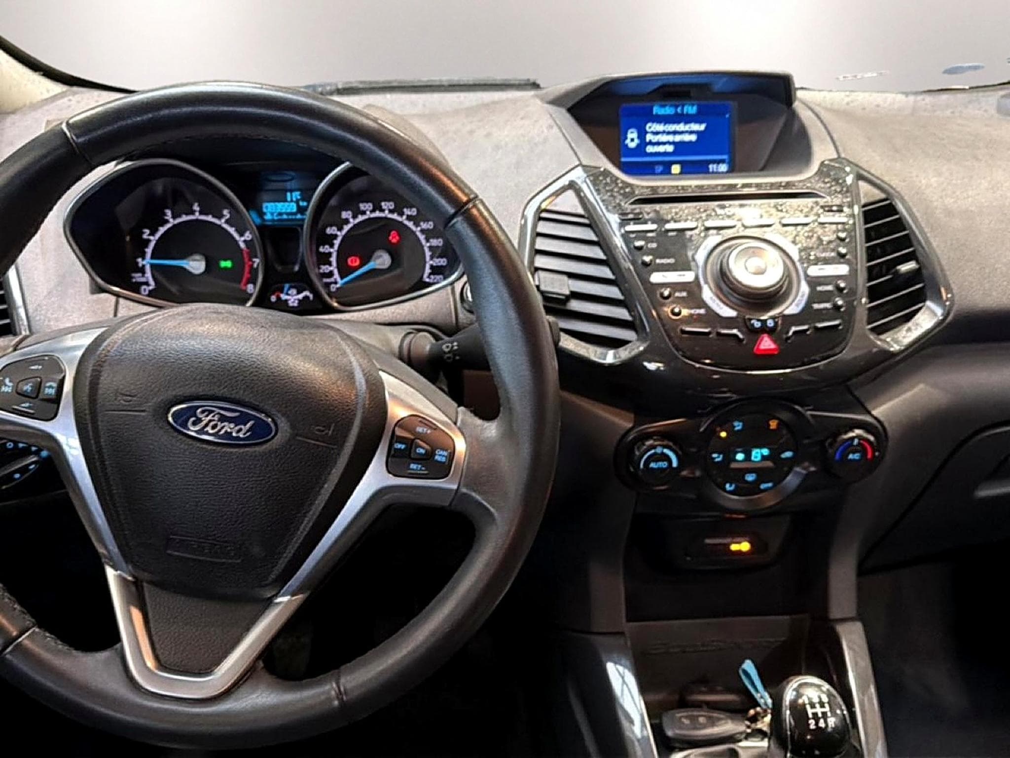 Ford ECOSPORT 1.0 ECOBOOST 140 ST-LINE (2017) - Photo 8