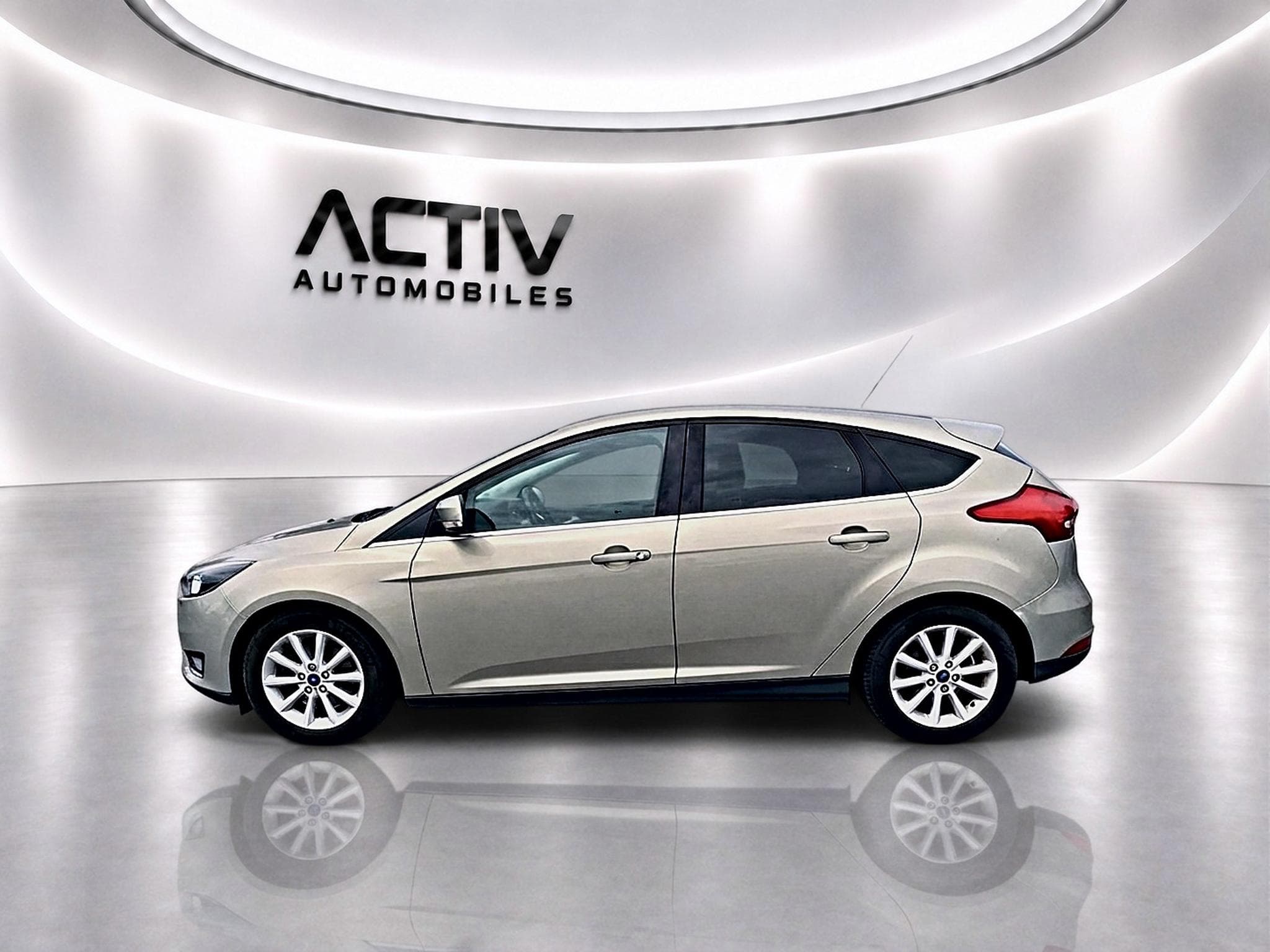 Ford Focus 1.5 ECOBOOST 182 TITANIUM BVA6 (2015) - Foto 4