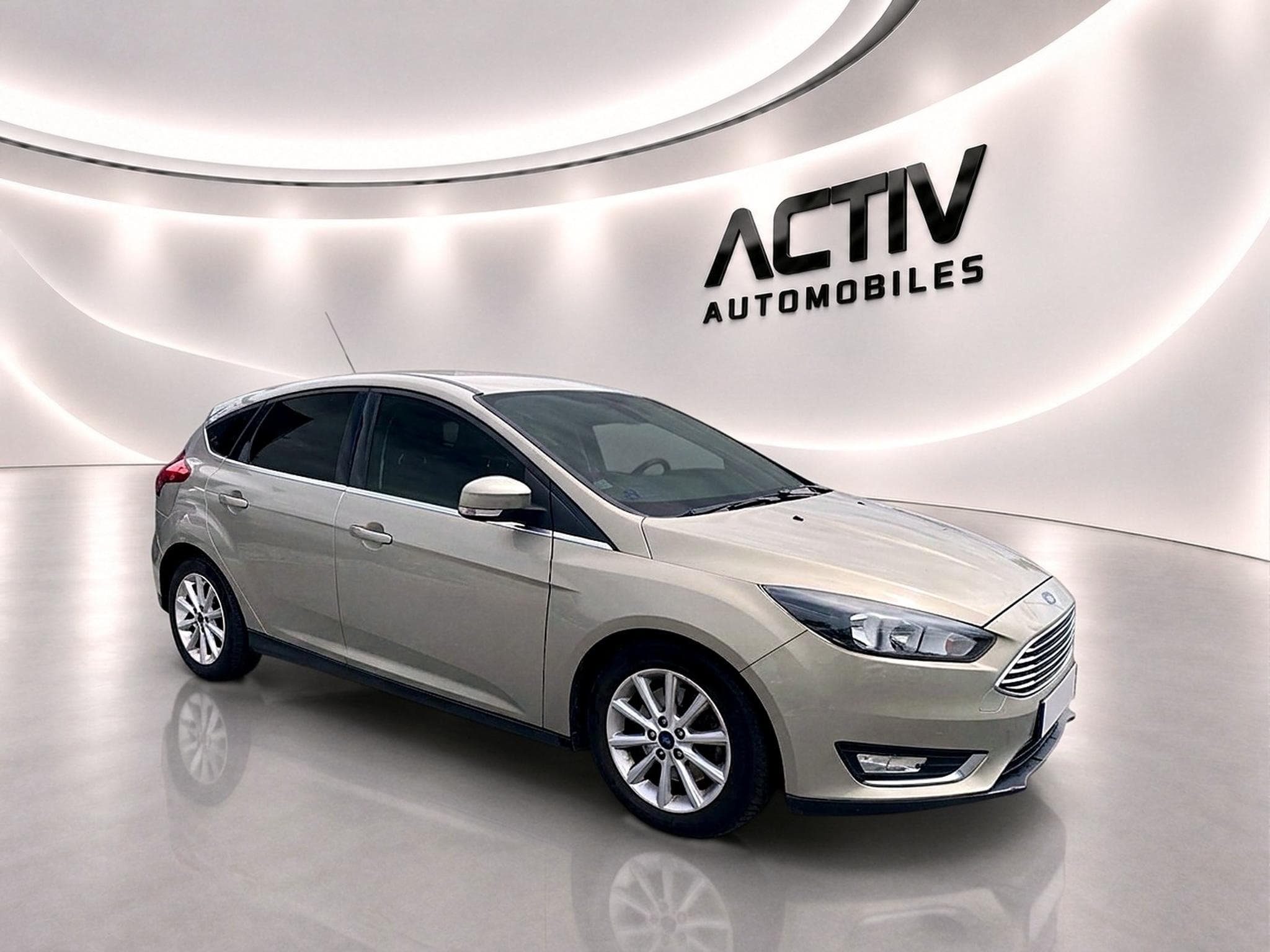 Ford Focus 1.5 ECOBOOST 182 TITANIUM BVA6 (2015) - Foto 3