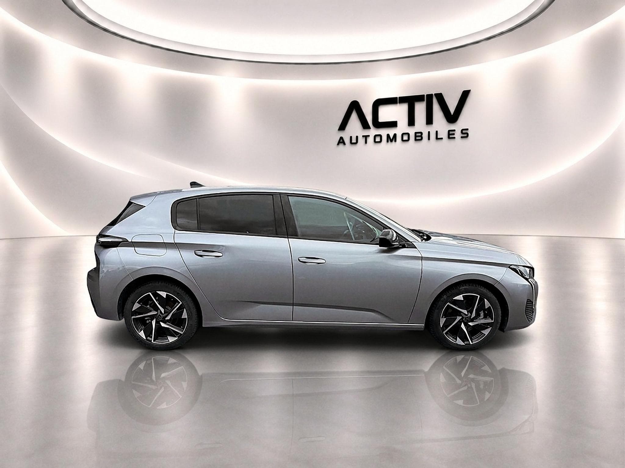 Peugeot 308 1.2 HYBRID 145 ALLURE E-DCS6 (2025) - Foto 8