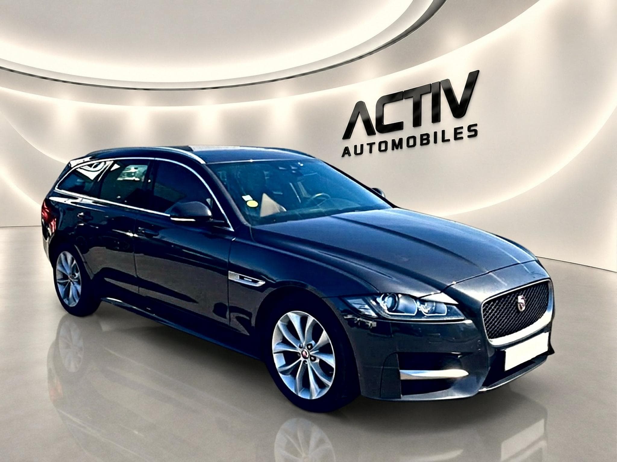 Jaguar XF 2.0D 180 BUSINESS R-SPORT BVA (2020) - Photo 3