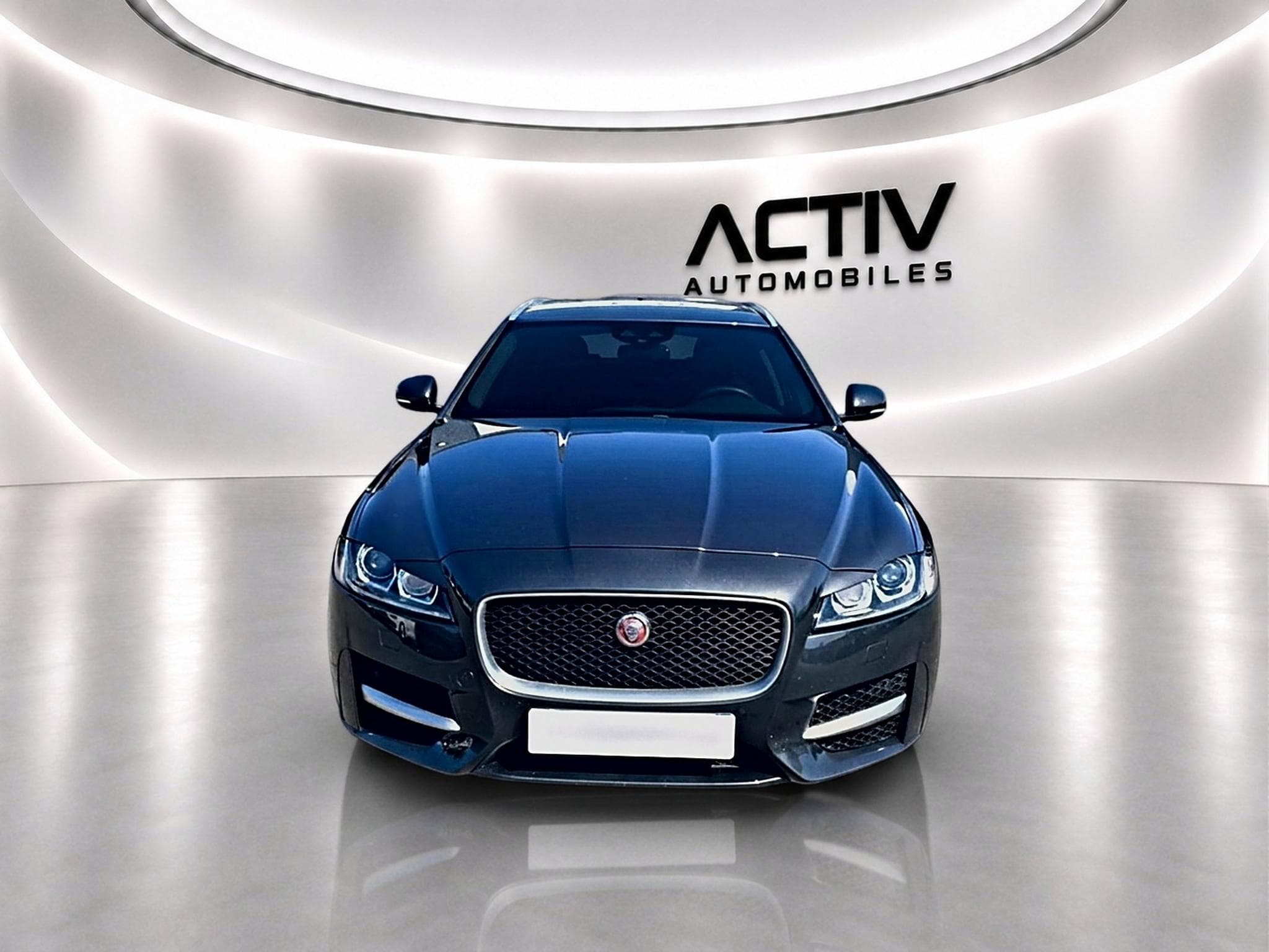 Jaguar XF 2.0D 180 BUSINESS R-SPORT BVA (2020) - Photo 2