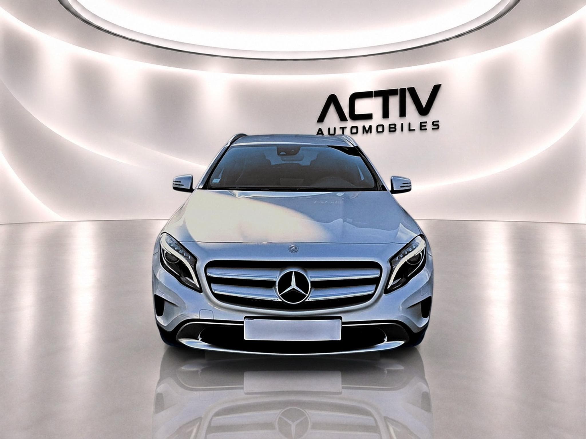 Mercedes GLA 180 D SENSATION 7G-DCT (2016) - Photo 2