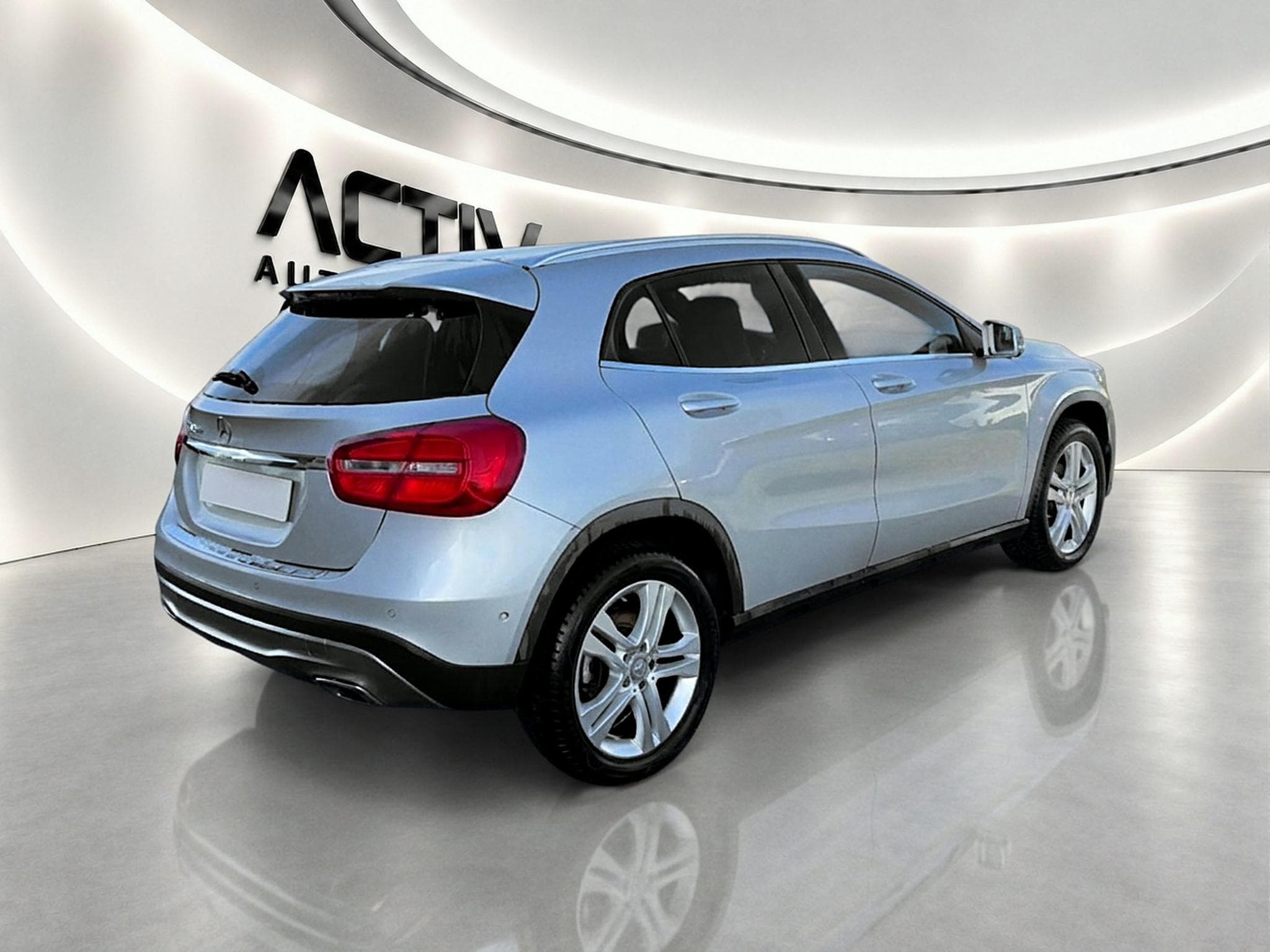 Mercedes GLA 180 D SENSATION 7G-DCT (2016) - Photo 7