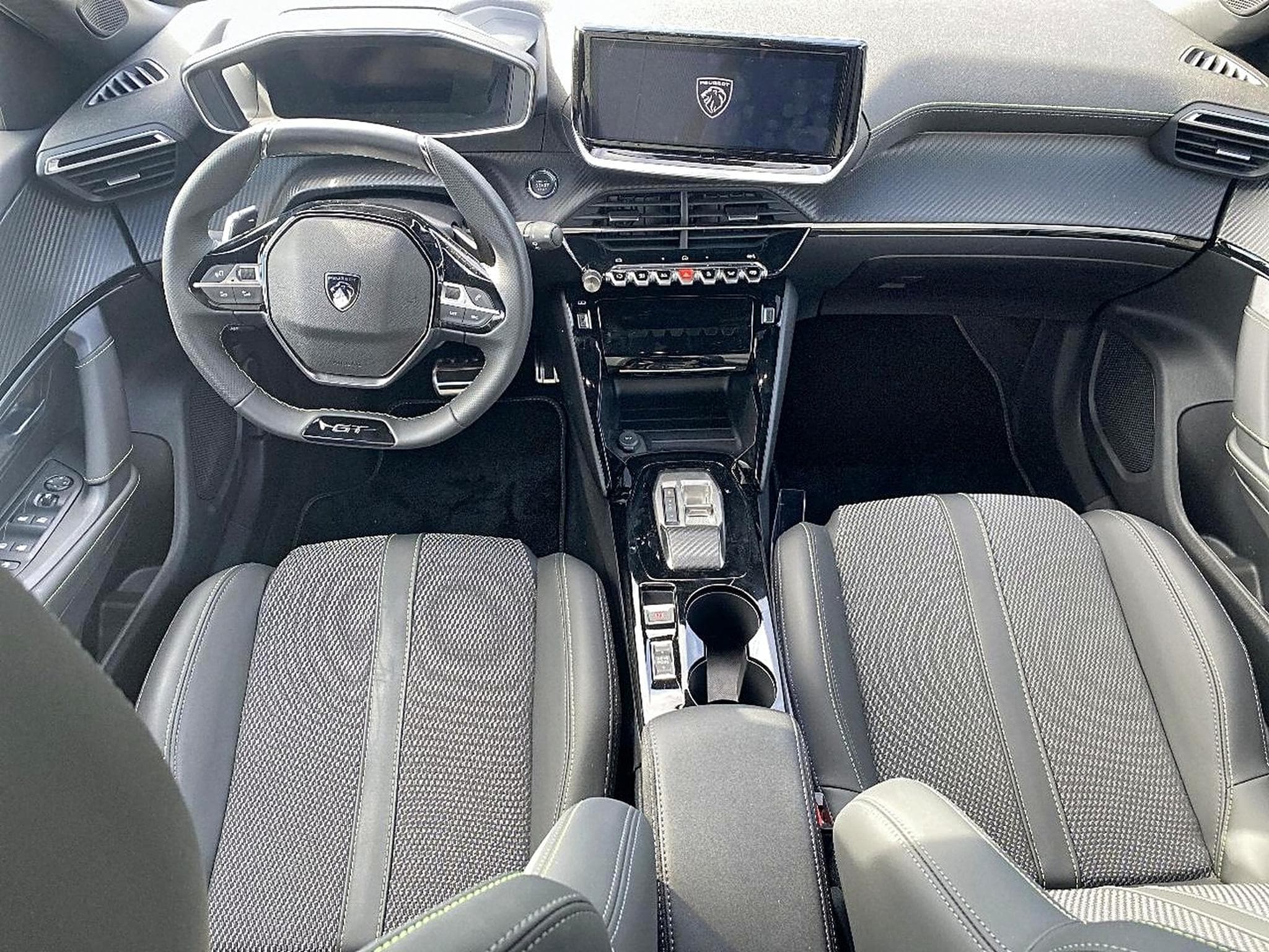 Peugeot 2008 1.2 HYBRID 145 GT E-DCS6 (2025) - Foto 10
