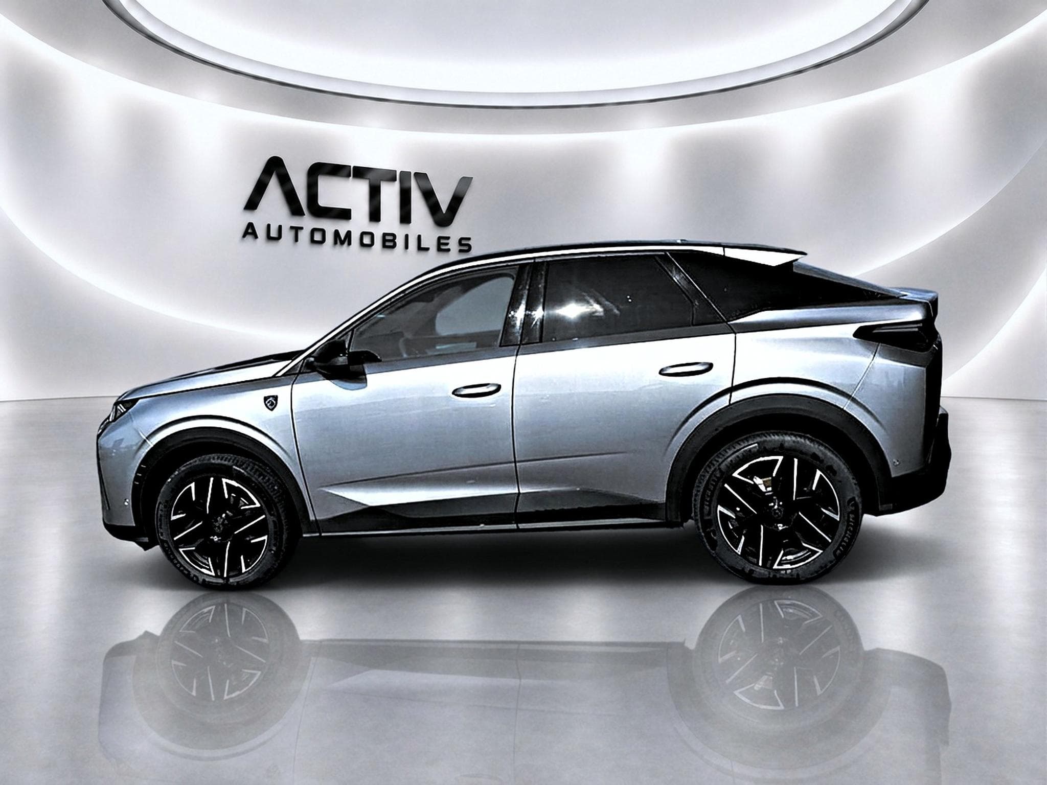 Peugeot 3008 1.2 HYBRID 145 GT E-DCS6 (2025) - Photo 4