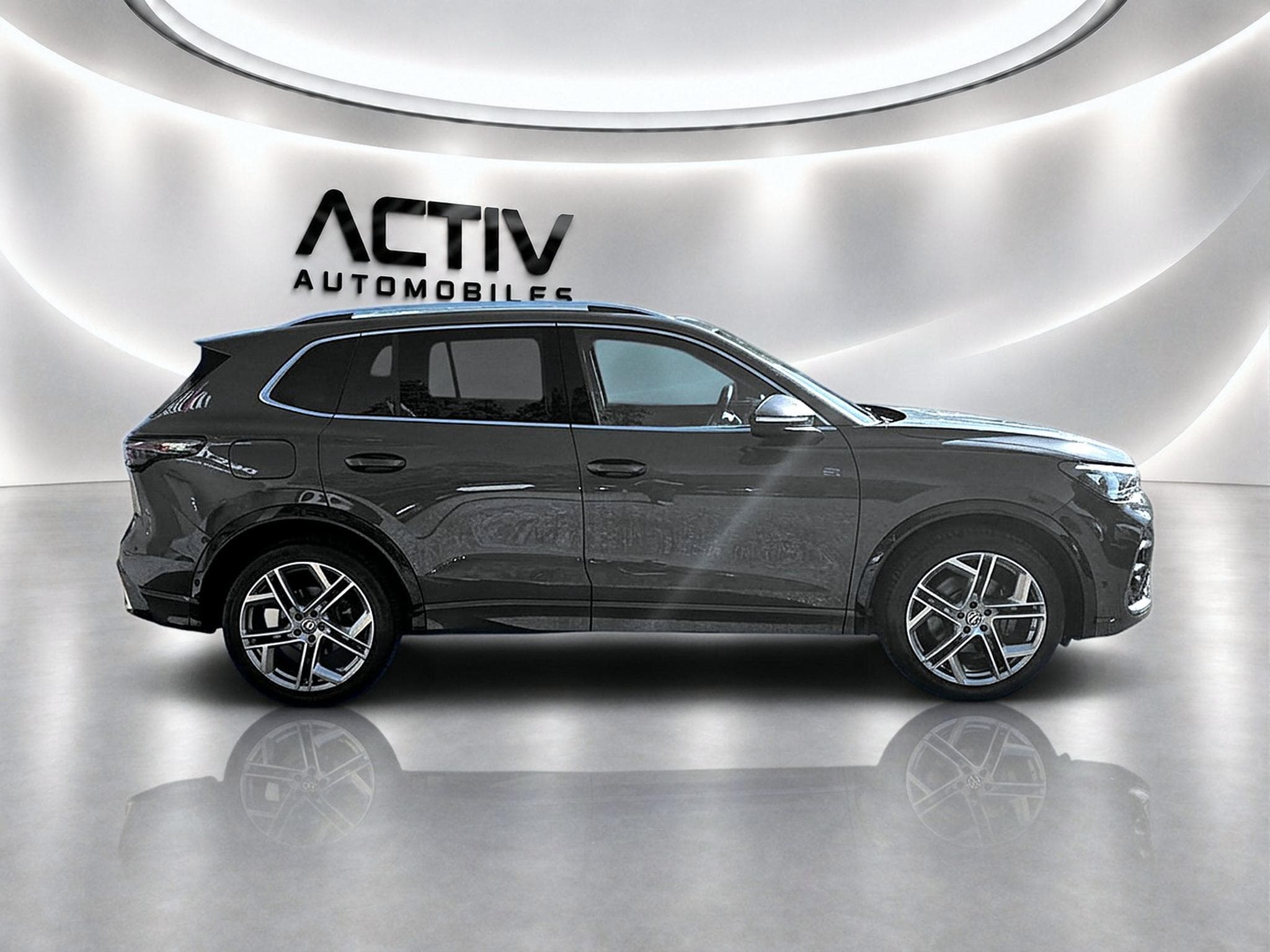 VW TIGUAN 2.0 TDI 150 R-LINE EXCLUSIVE DSG7 (2024) - Foto 4