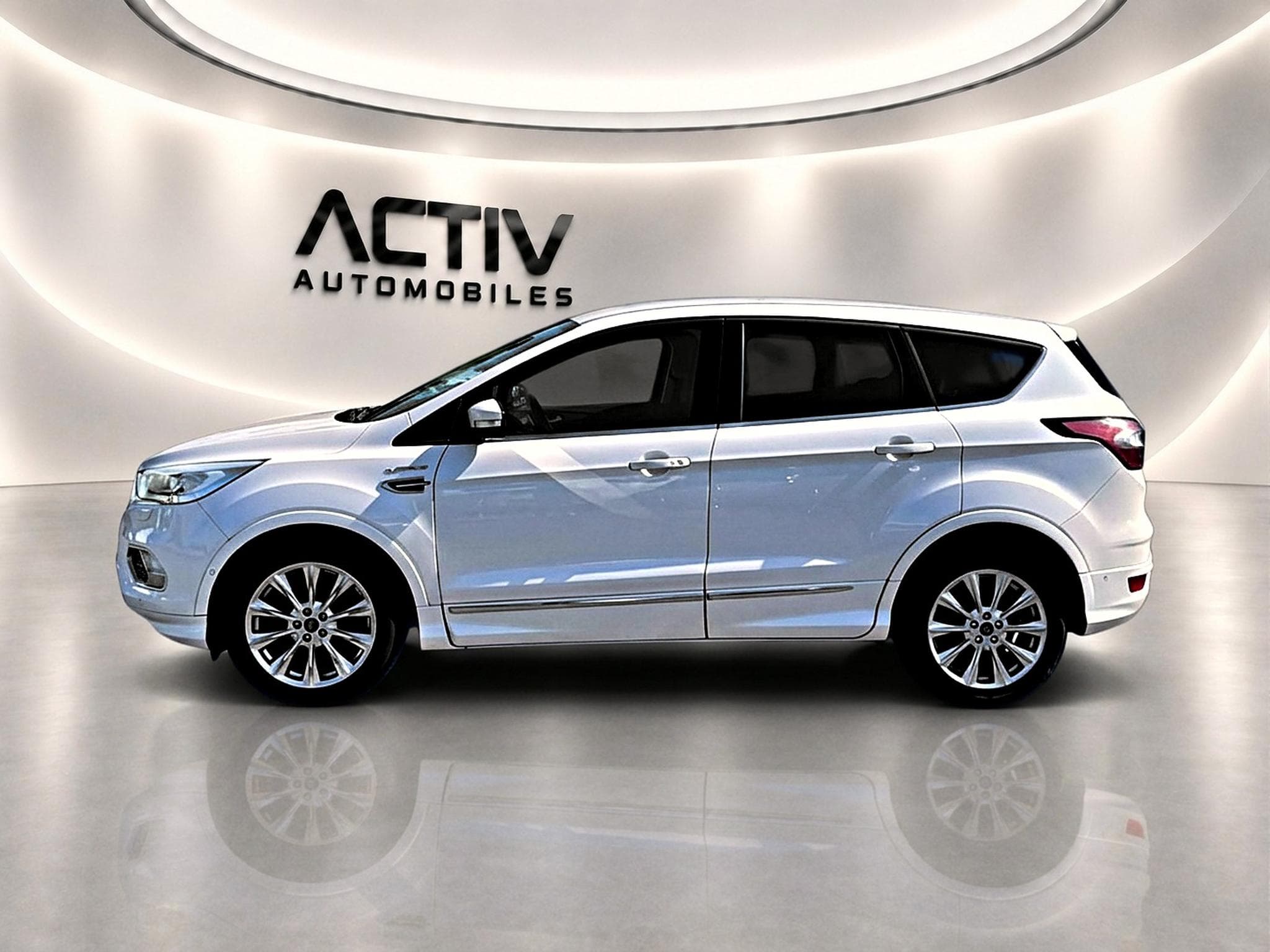 Ford Kuga 1.5 TDCI 120 VIGNALE POWERSHIFT (2017) - Foto 4