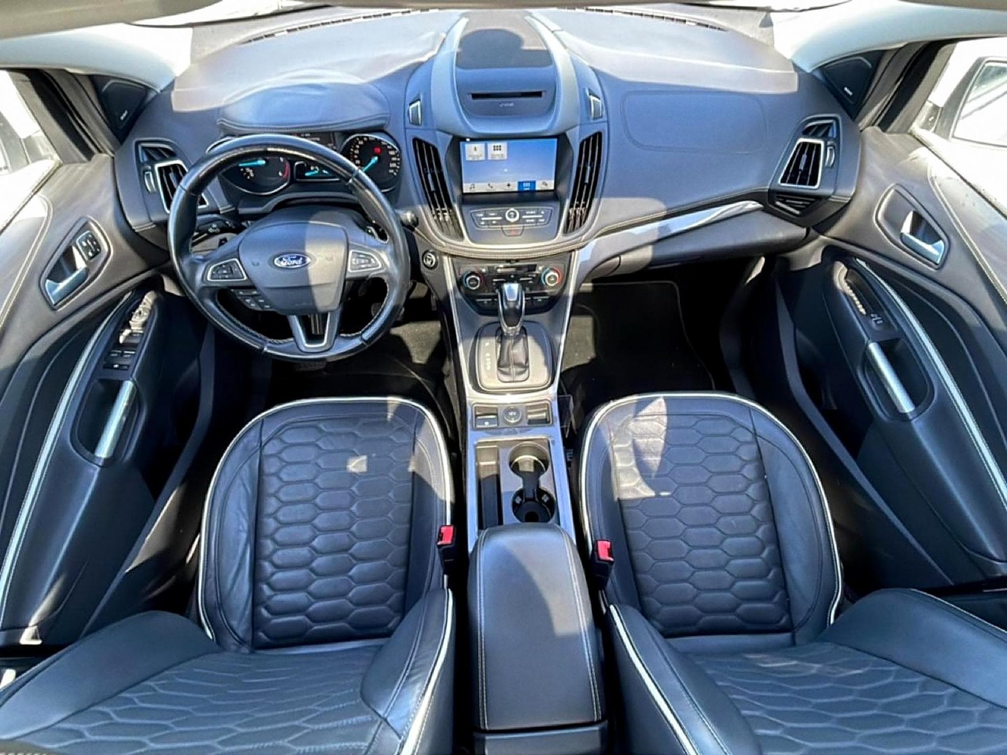 Ford Kuga 1.5 TDCI 120 VIGNALE POWERSHIFT (2017) - Foto 10