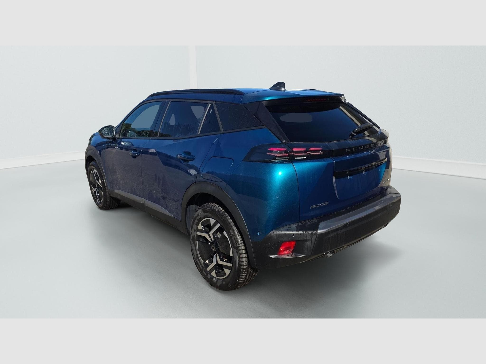 Peugeot 2008 Hybrid 145 e-DCS6 Allure (2026) - Foto 5