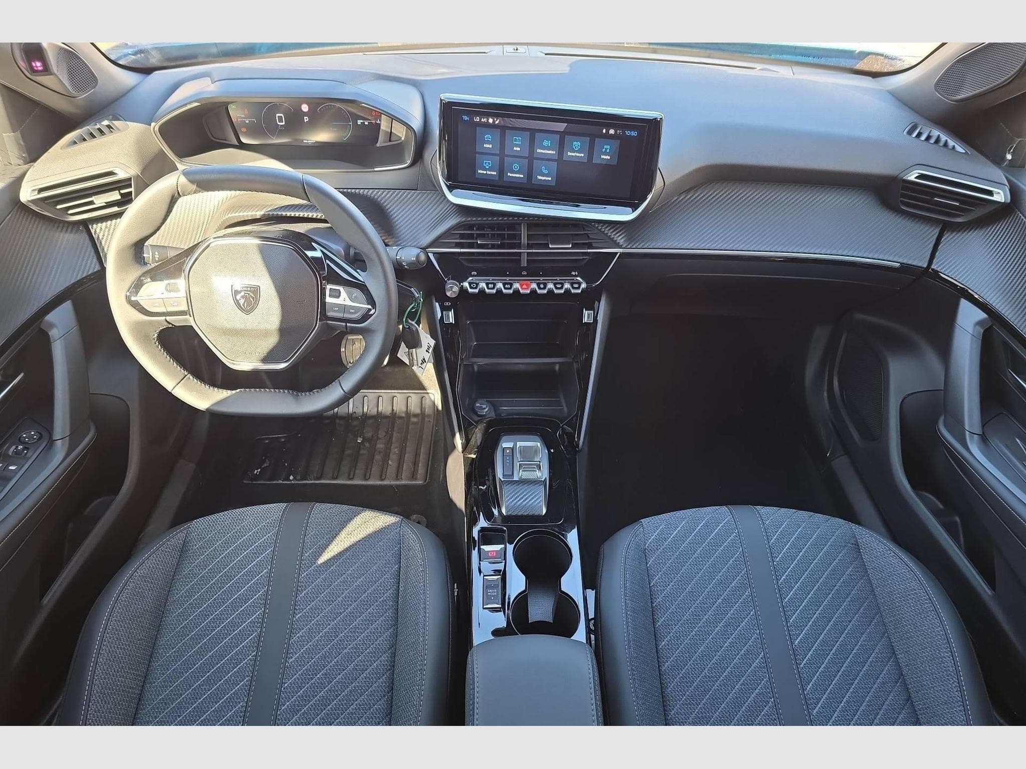 Peugeot 2008 Hybrid 145 e-DCS6 Allure (2026) - Foto 12