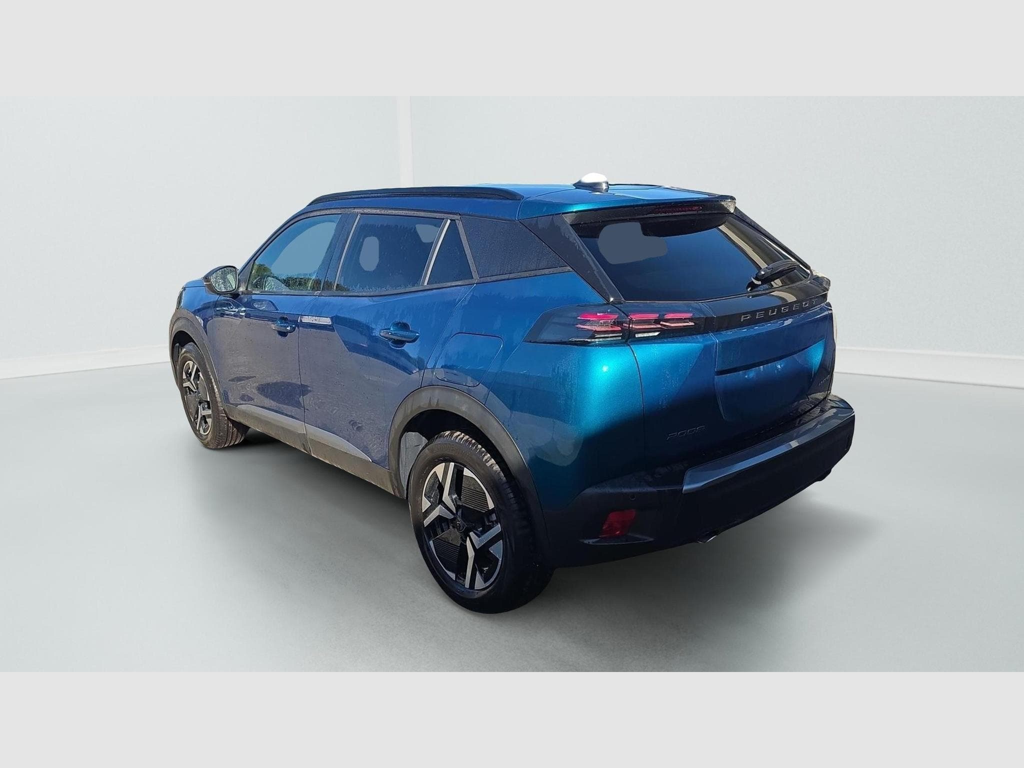 Peugeot 2008 Hybrid 145 e-DCS6 Allure (2026) - Foto 5