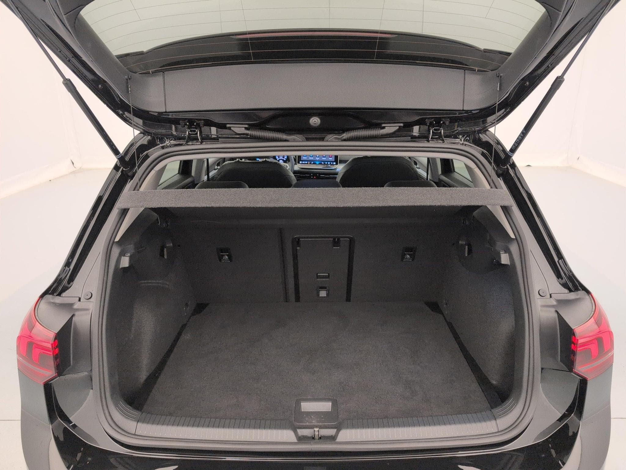 VW Golf VIII 1.5 TSI EVO2 150 BVM6 LIFE PLUS (2025) - Foto 11