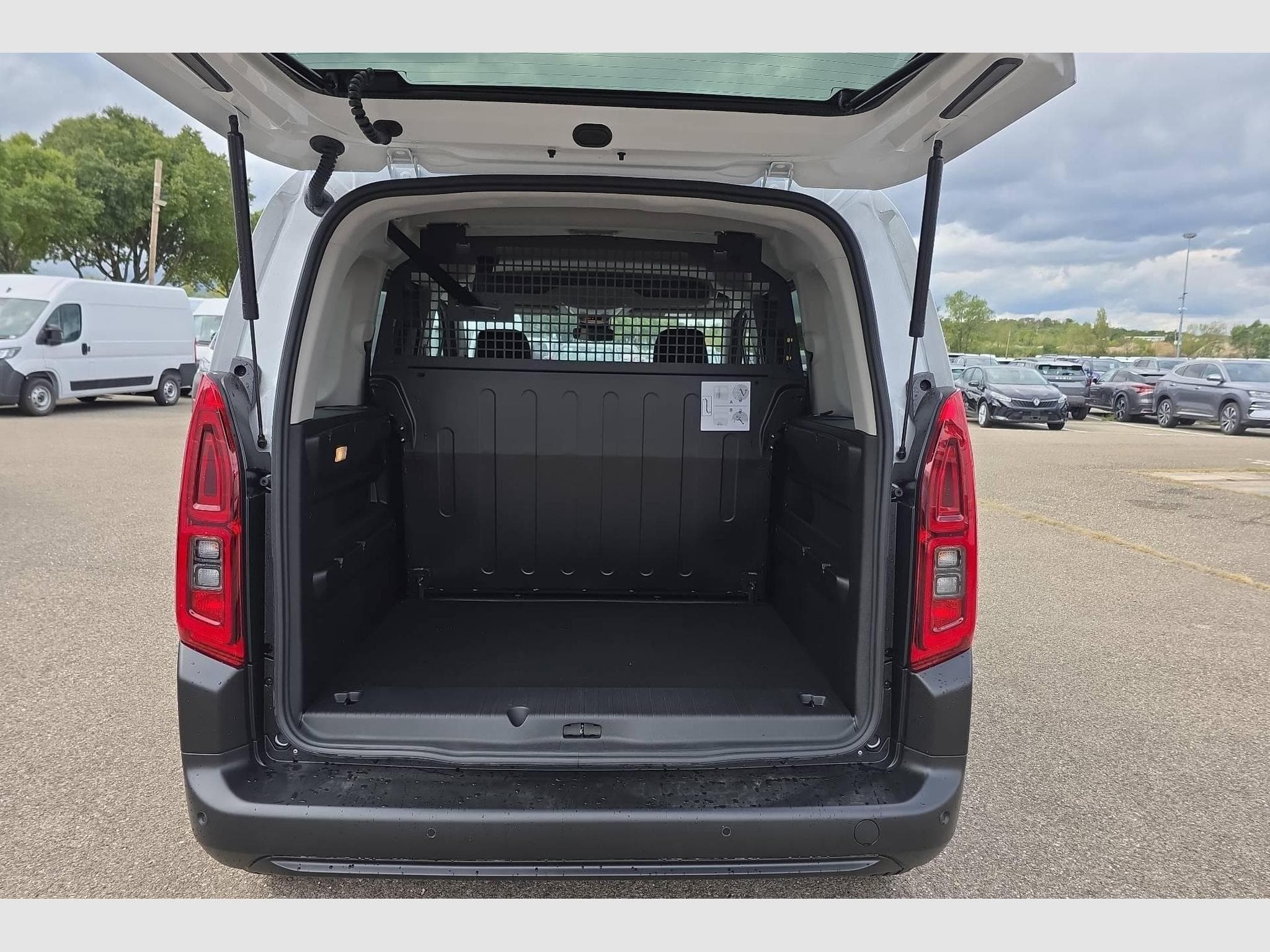 Citroën Berlingo CA M BLUEHDI 130 S&S BVM6 (2026) - Photo 11