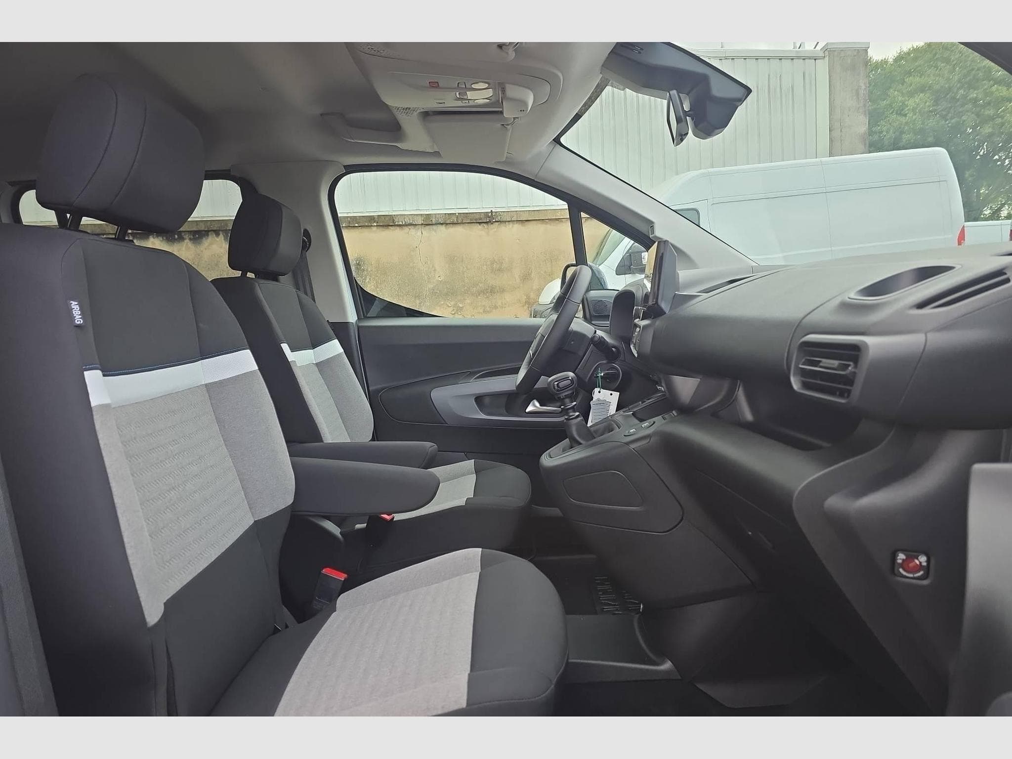 Citroën Berlingo CA M BLUEHDI 100 S&S BVM6 (2026) - Photo 9