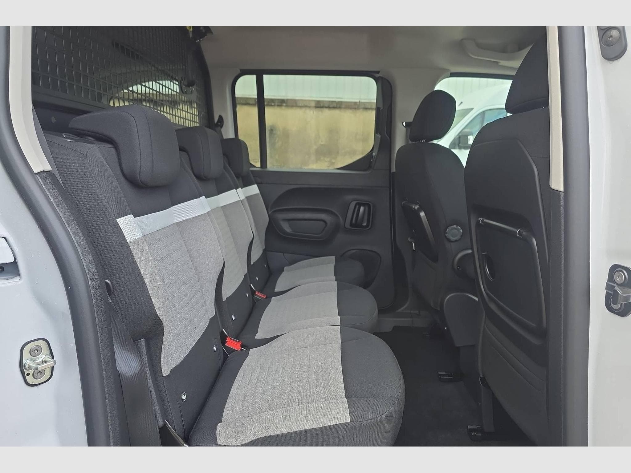 Citroën Berlingo CA M BLUEHDI 100 S&S BVM6 (2026) - Photo 10