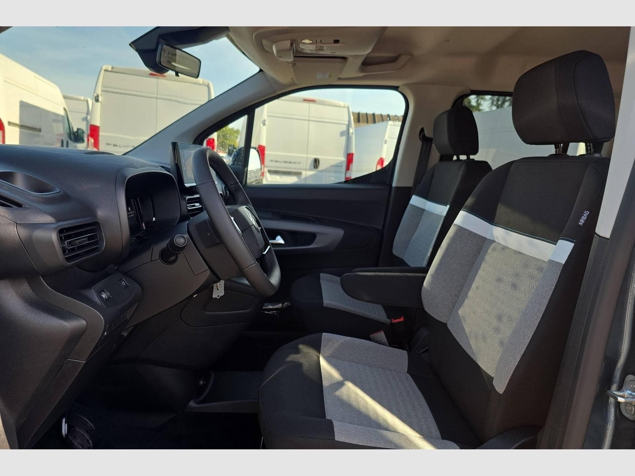 Citroën Berlingo CA M BLUEHDI 100 S&S BVM6 (2026) - Photo 17