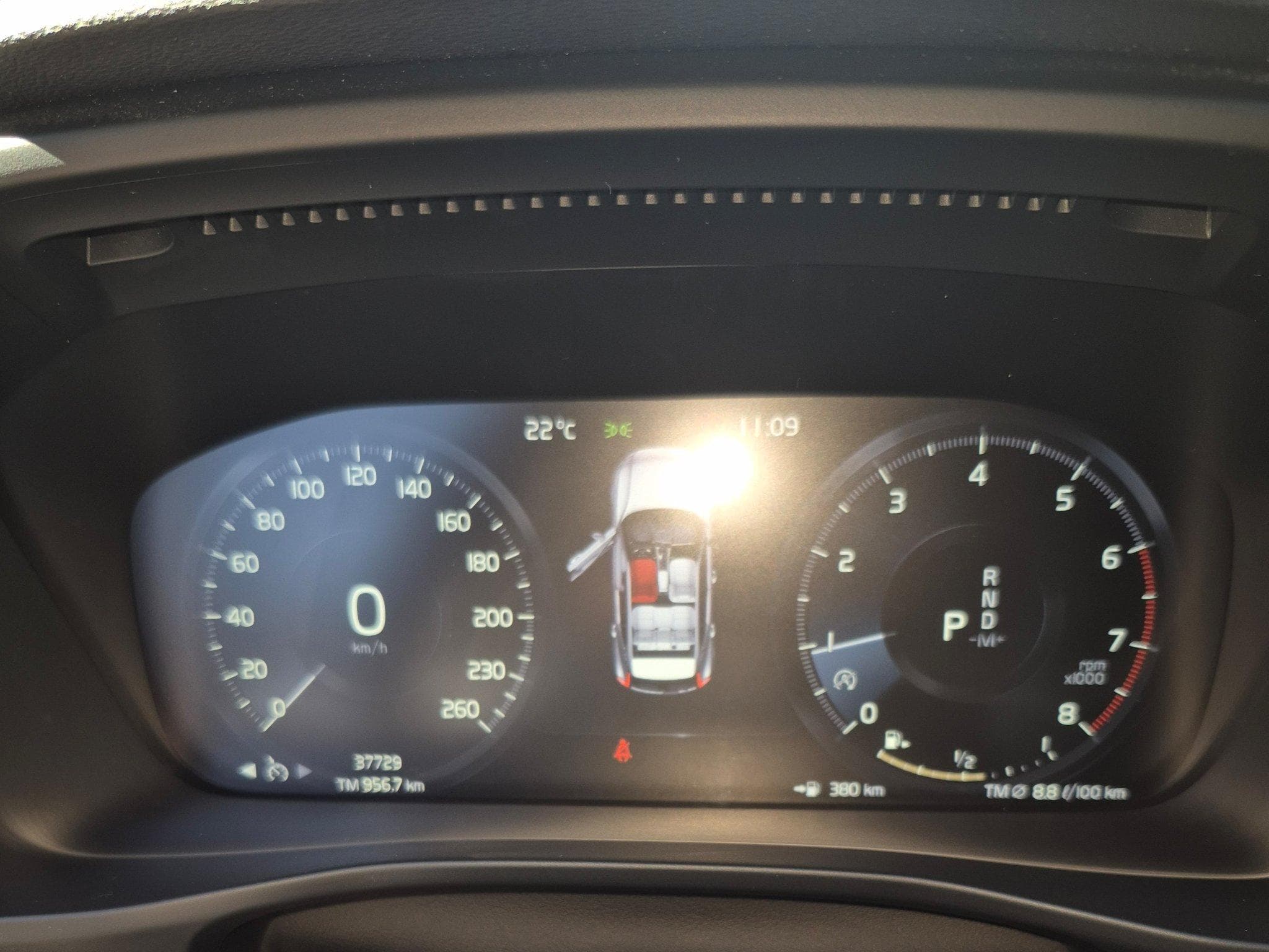 Volvo XC40 VOLVO XC40T2 automatic Essence Plus Dark (2022) - Photo 13
